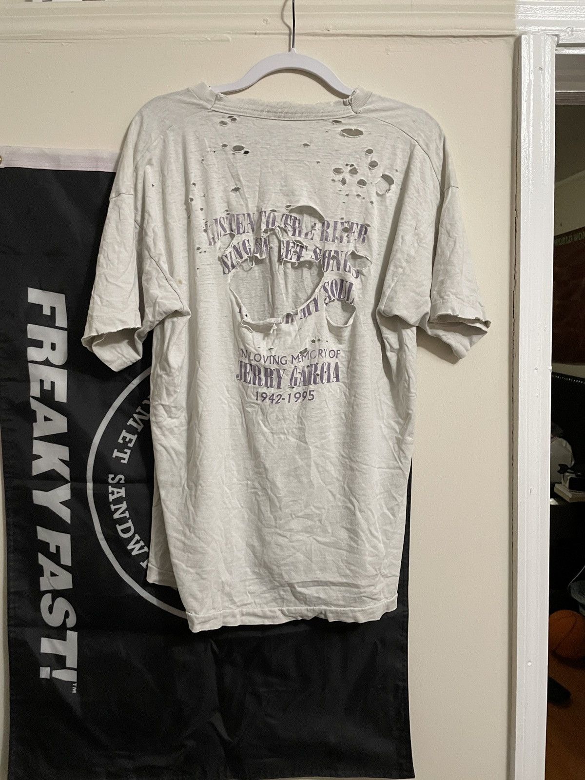 Vintage Thrashed Grateful Dead Jerry Garcia “Fare Thee Well” Tee Size US XL / EU 56 / 4 - 2 Thumbnail