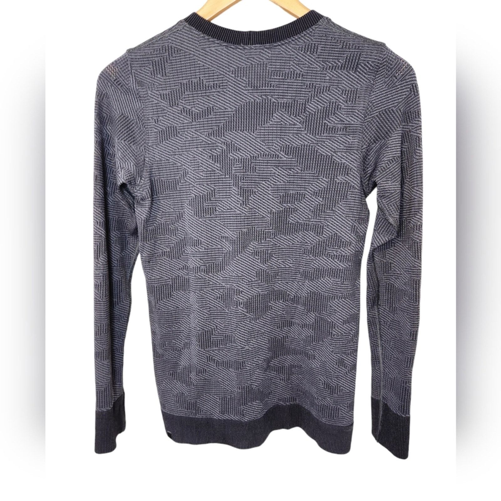 Lululemon Lululemon Swiftly Breathe Shirt 4 Vented Camo Grey Size S / US 4 / IT 40 - 8 Thumbnail