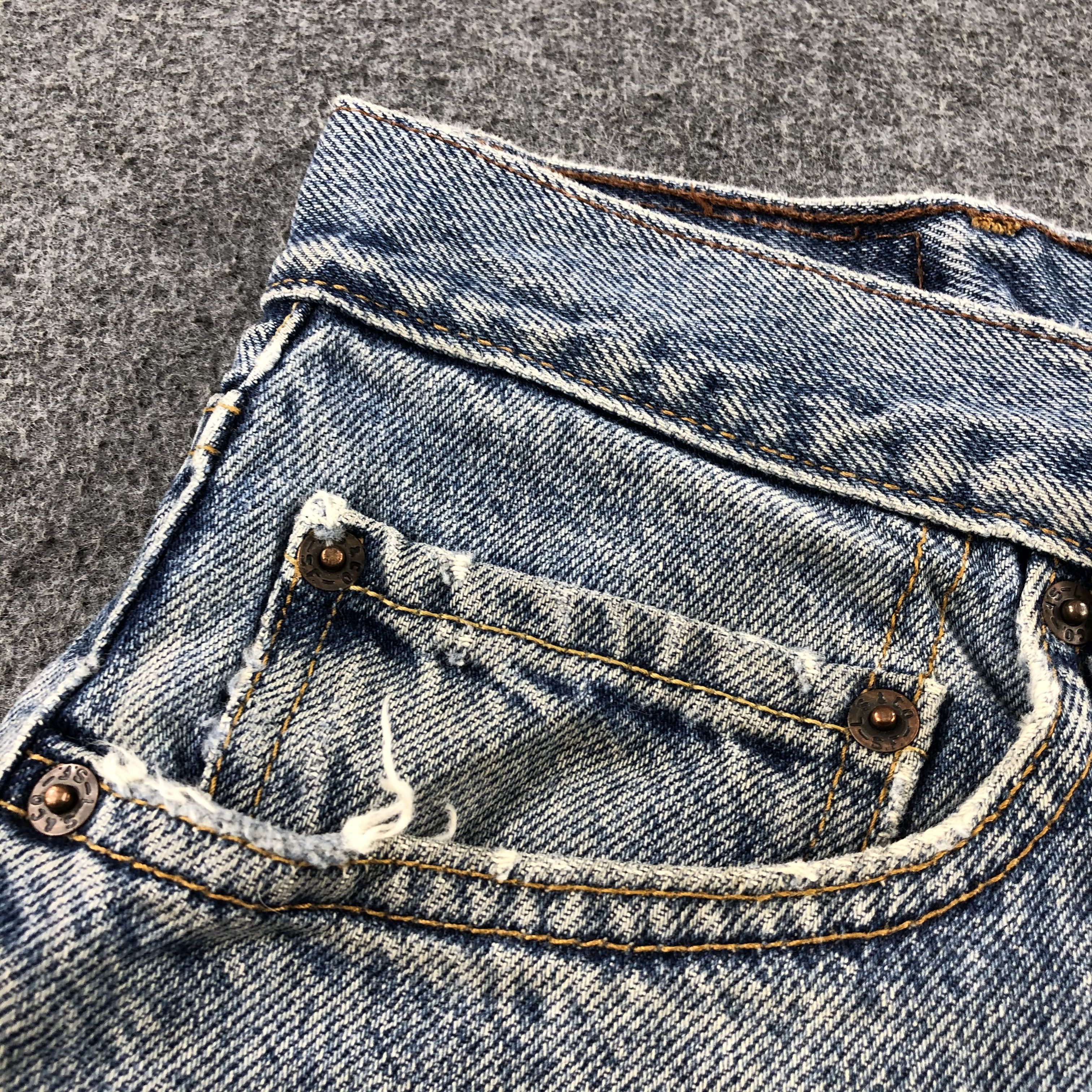 Levi's Vintage Blue Wash Levis Jeans-J2289 Size US 35 - 10 Thumbnail
