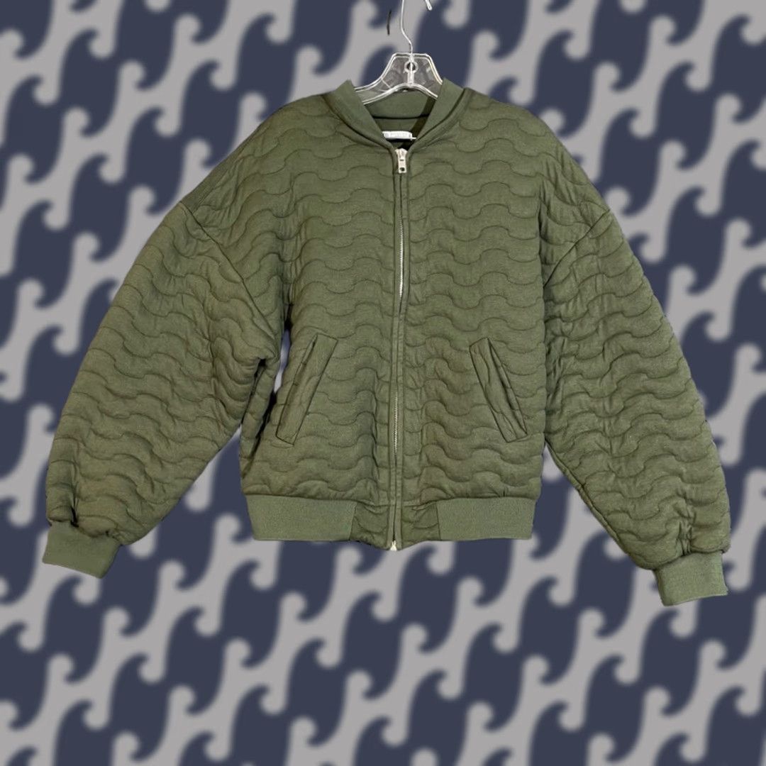 Zara ZARA Women's Olive Green Quilted Full Zip Bomber Jacket S Outerwear Comfort Bomber Jacket Womens Olive Green Quilted Full Zip Bomber Jacket Size S Size S / US 4 / IT 40 - 1 Thumbnail