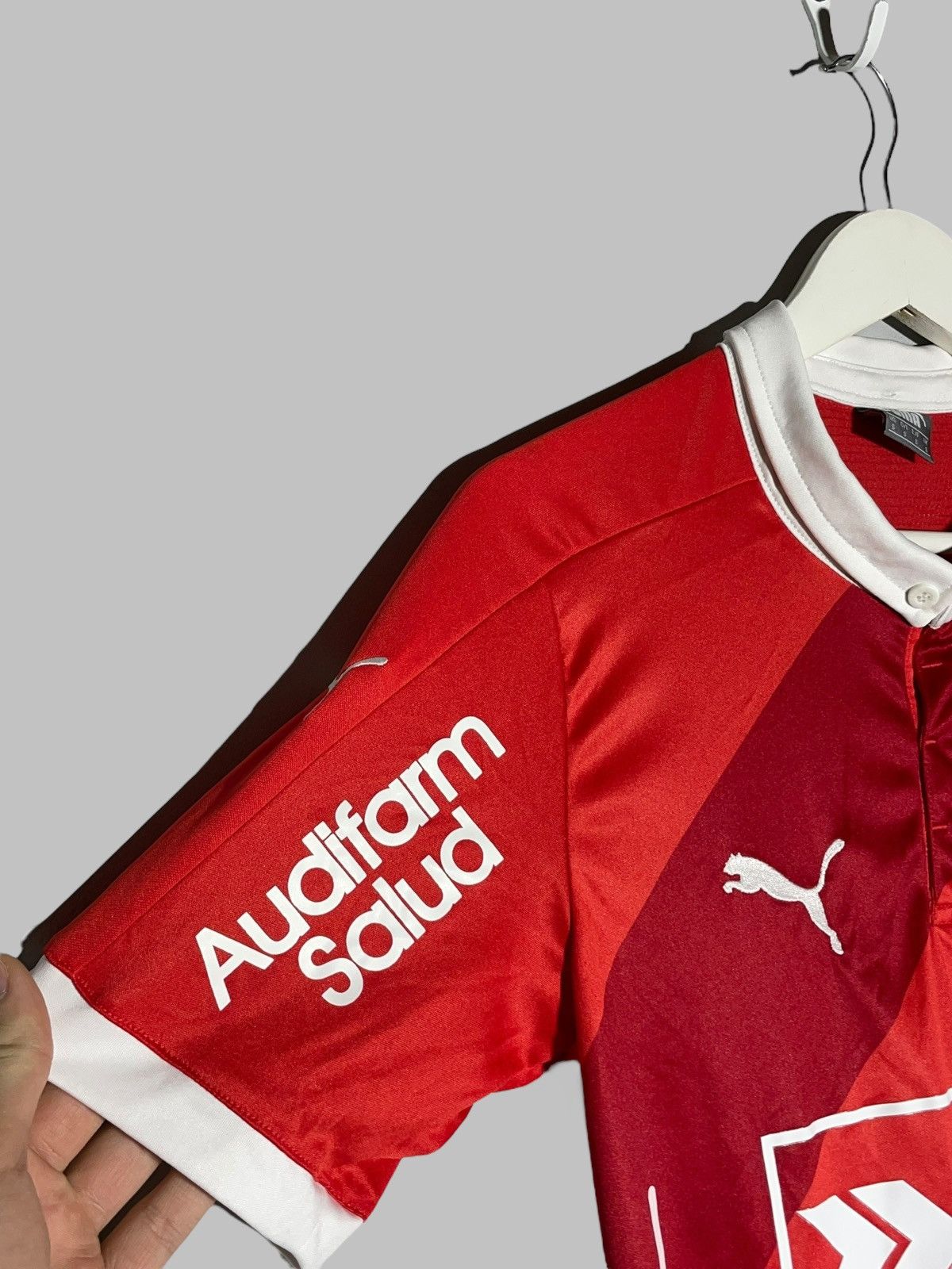 Puma Independiente Puma 2015/16 Home Football Shirt Soccer Jersey Size US S / EU 44-46 / 1 - 3 Thumbnail