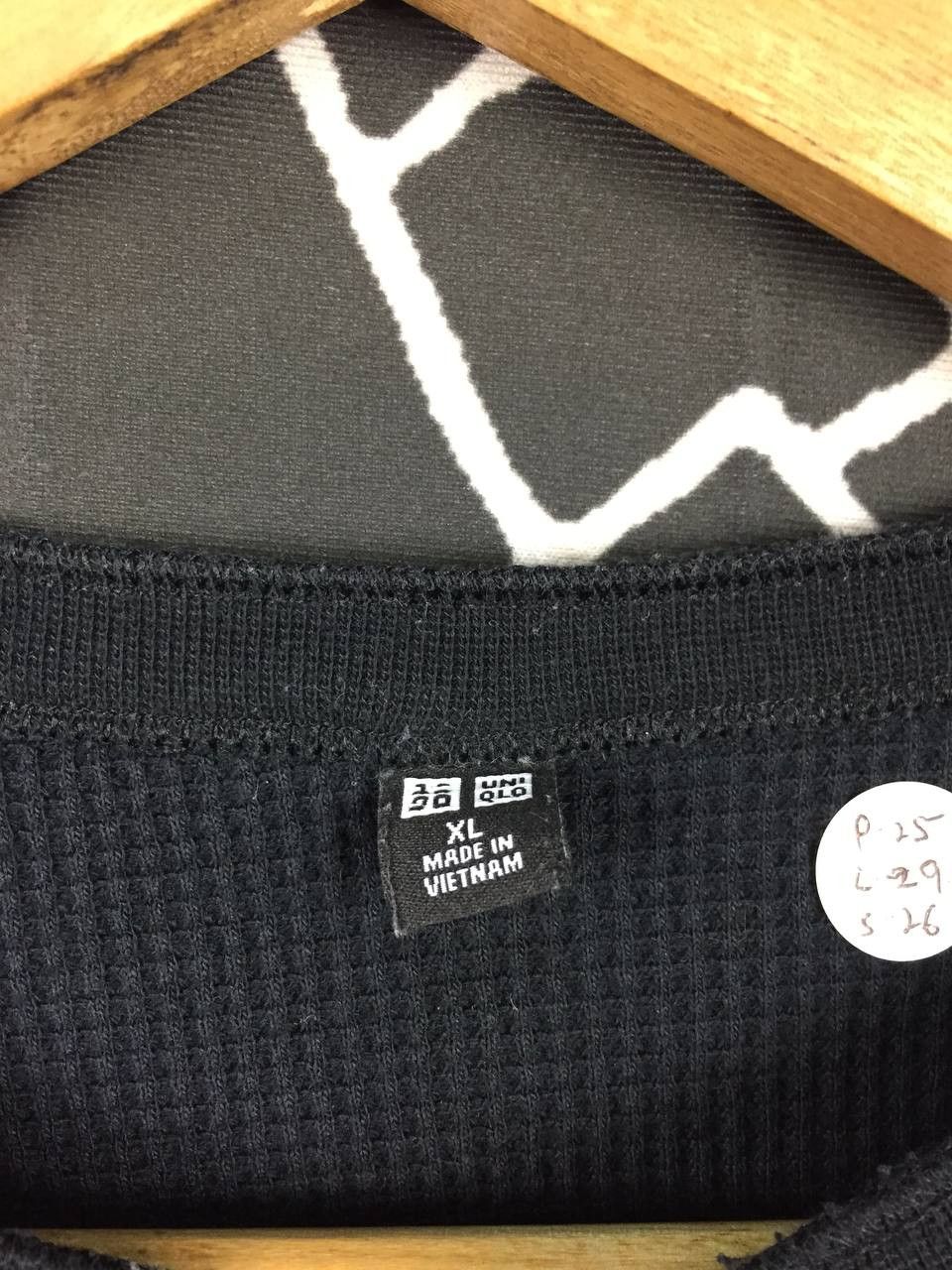 Uniqlo Uniqlo Waffle Knit Henley Neck Long Sleeve Tee Size XL Size US XL / EU 56 / 4 - 7 Thumbnail
