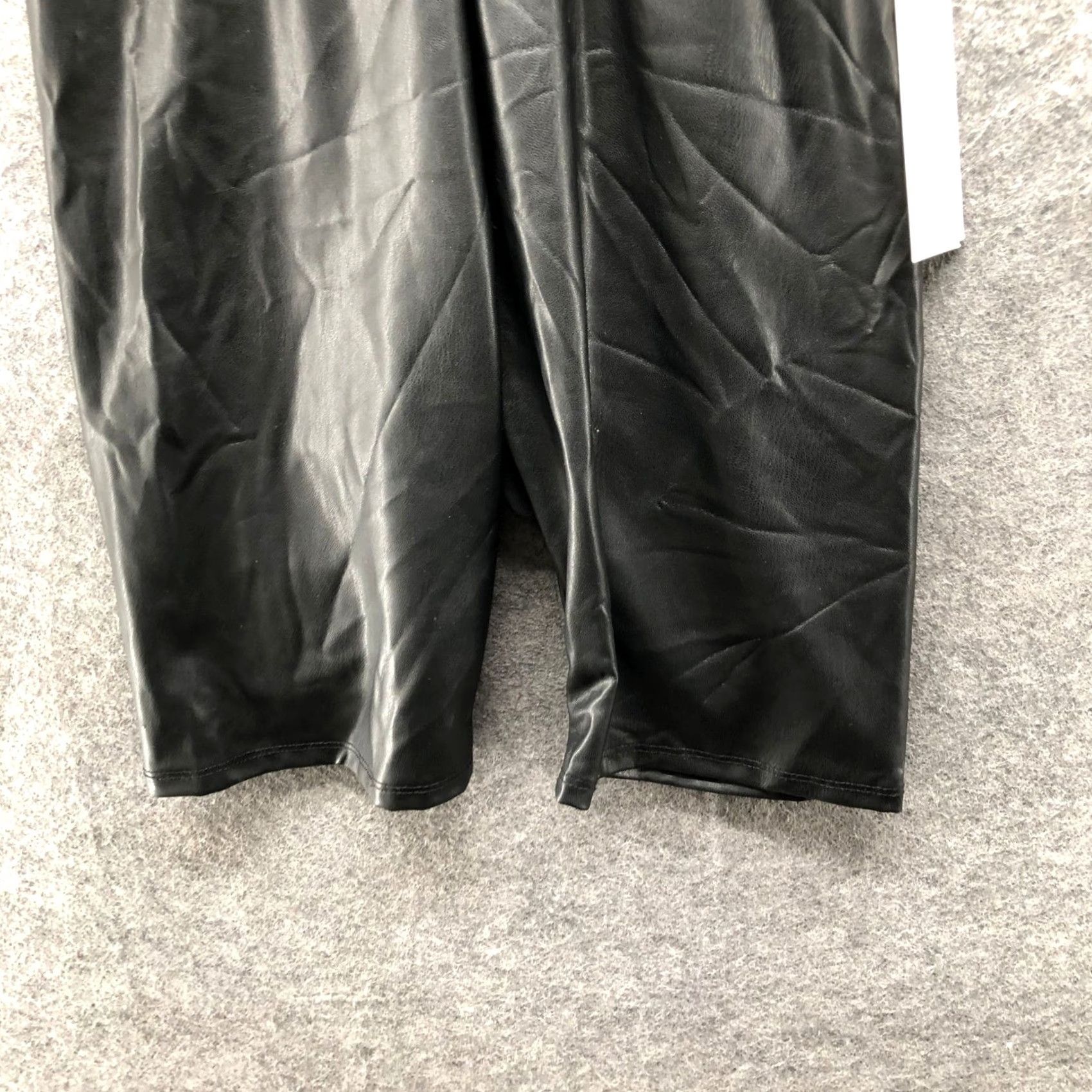 AQUA VINTAGE NWT AQUA Faux Leather Biker Shorts Womens XS Black High Waisted Pull On Size 26" / US 2 / IT 38 - 5 Thumbnail