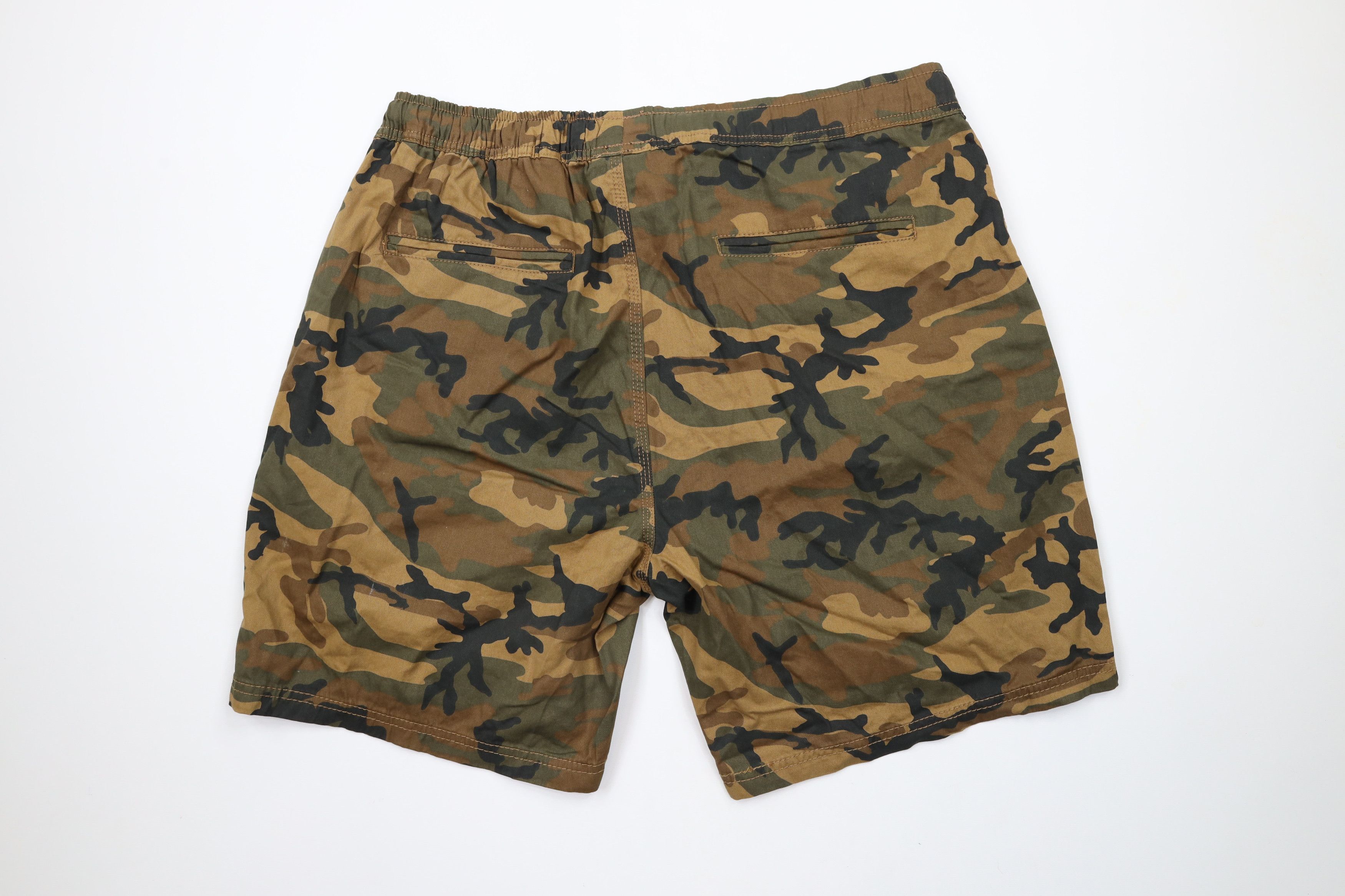 Crooks & Castles × Vintage Vintage Crooks & Castles Out Above Knee Camouflage Shorts Size US 36 / EU 52 - 8 Thumbnail