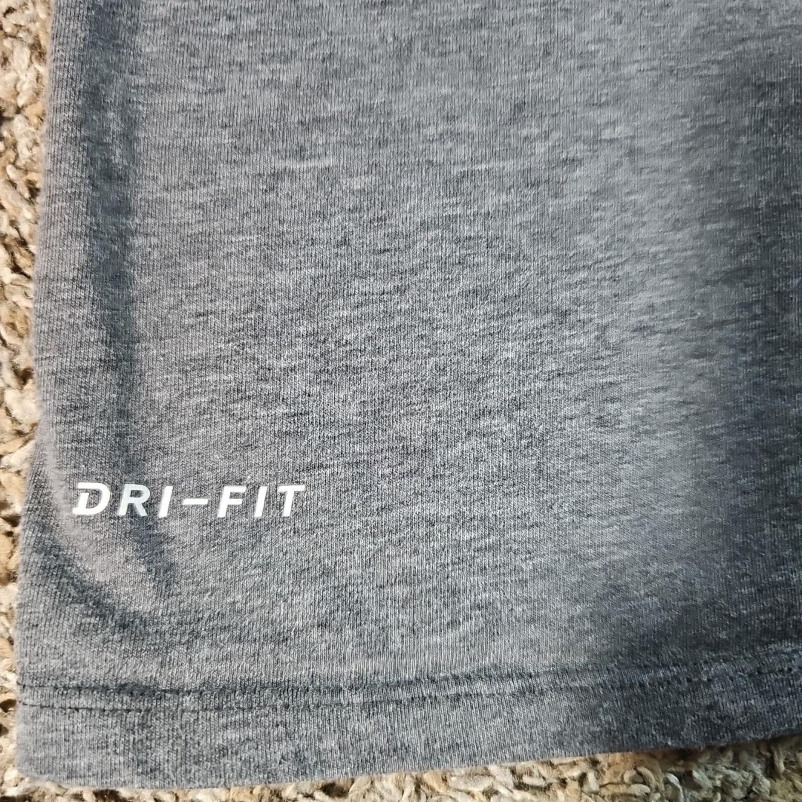 Nike Beast Nike Dri-Fit Tshirt L Size US L / EU 52-54 / 3 - 4 Thumbnail
