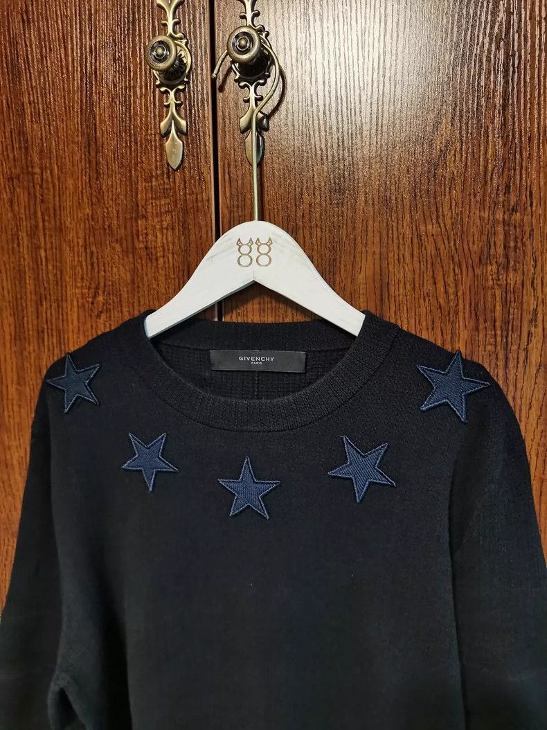 Givenchy Givenchy Red women's small sweater Size S / US 4 / IT 40 - 2 Thumbnail