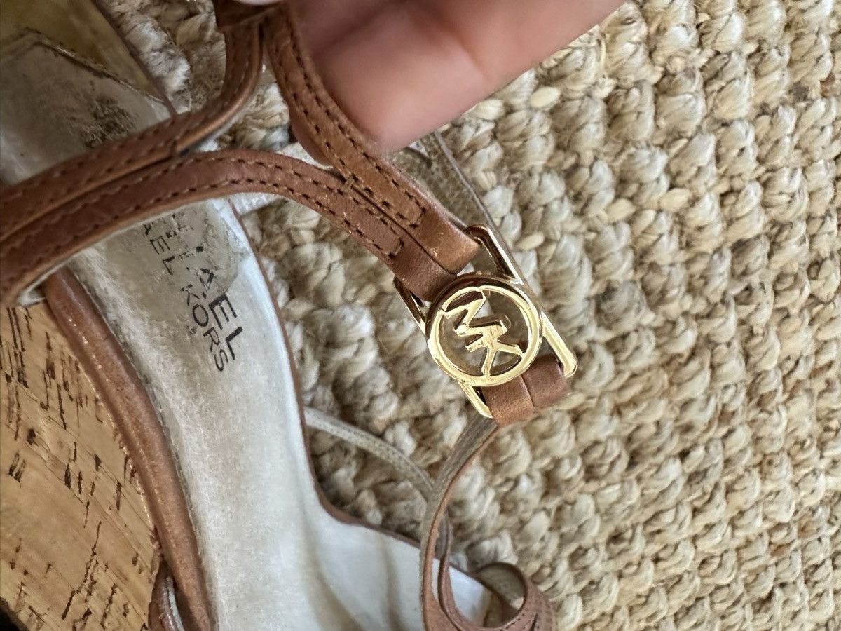 Michael Kors MICHAEL KORS CICELY GOLD MK CHARM TAN STRAPPY CORK WEDGES Size US 9.5 / IT 39.5 - 3 Thumbnail