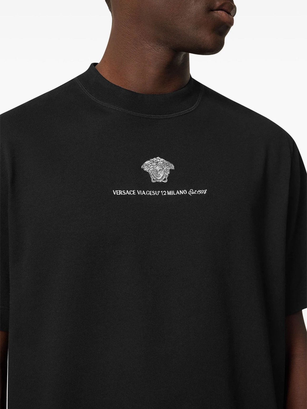 Versace Medusa Milano embroidered T-shirt Size US M / EU 48-50 / 2 - 2 Thumbnail