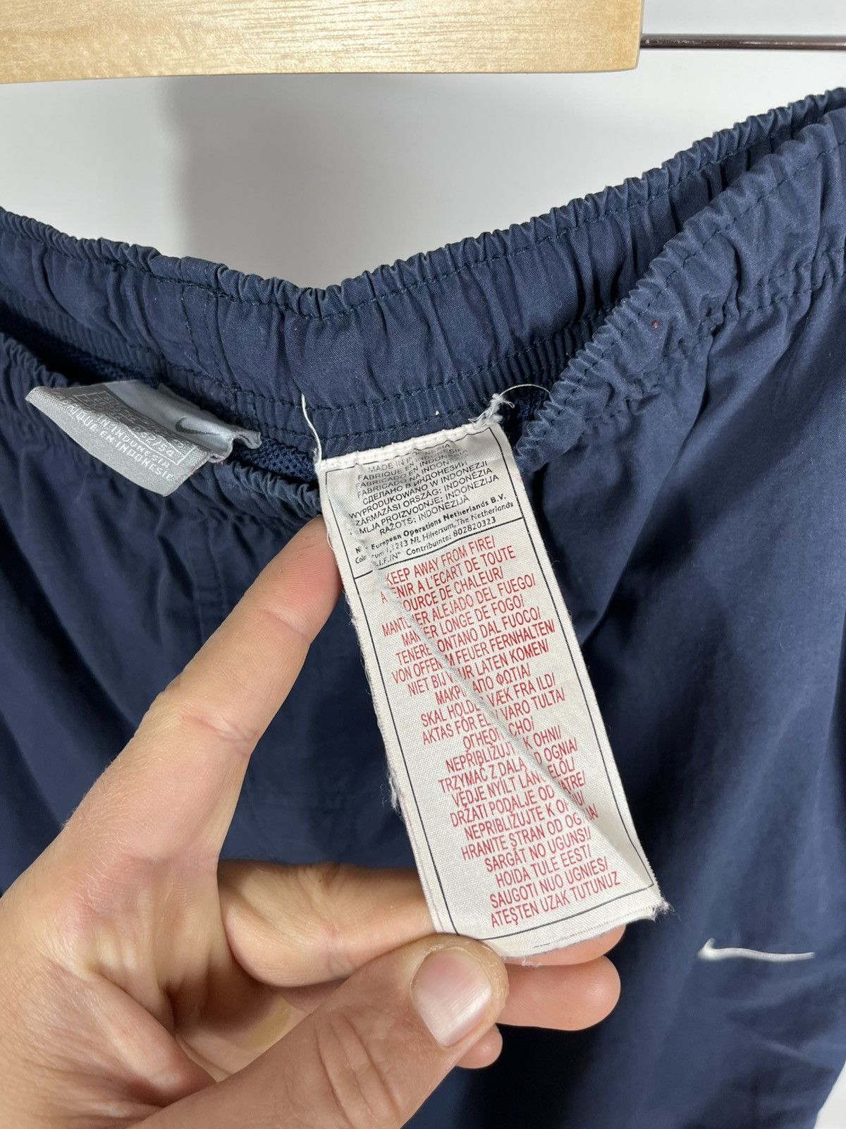 Nike Vintage Nike navy blue track pants with white side stripes L Size US 34 / EU 50 - 8 Thumbnail