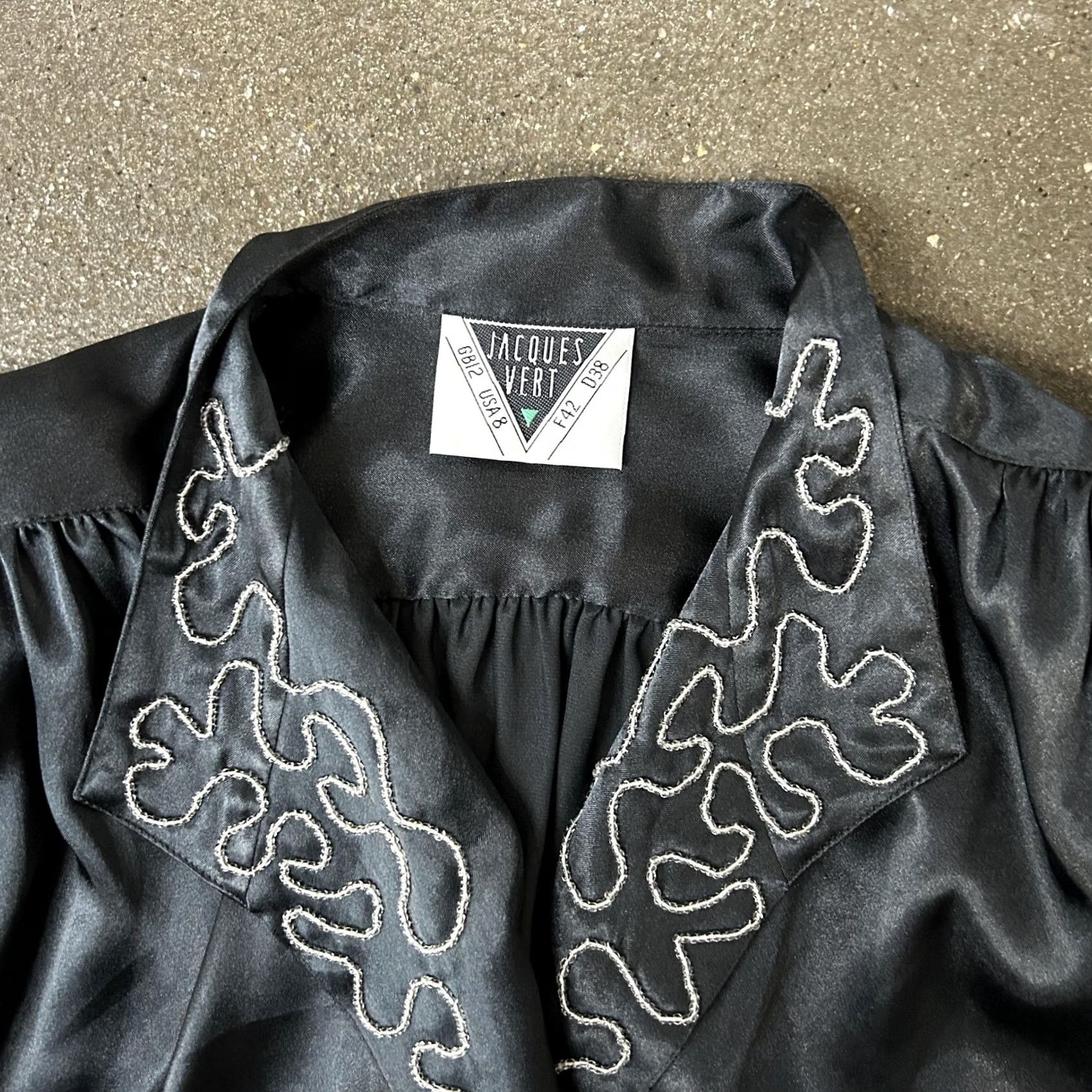 Vintage VINTAGE Jacques Vert Shirt Womens 8 Black Satin Embroidered Collar Cuffs 80s Shirt Womens 8 Black Satin Embroidered Collar Cuffs 80s Womens Size XL / US 12-14 / IT 48-50 - 4 Thumbnail