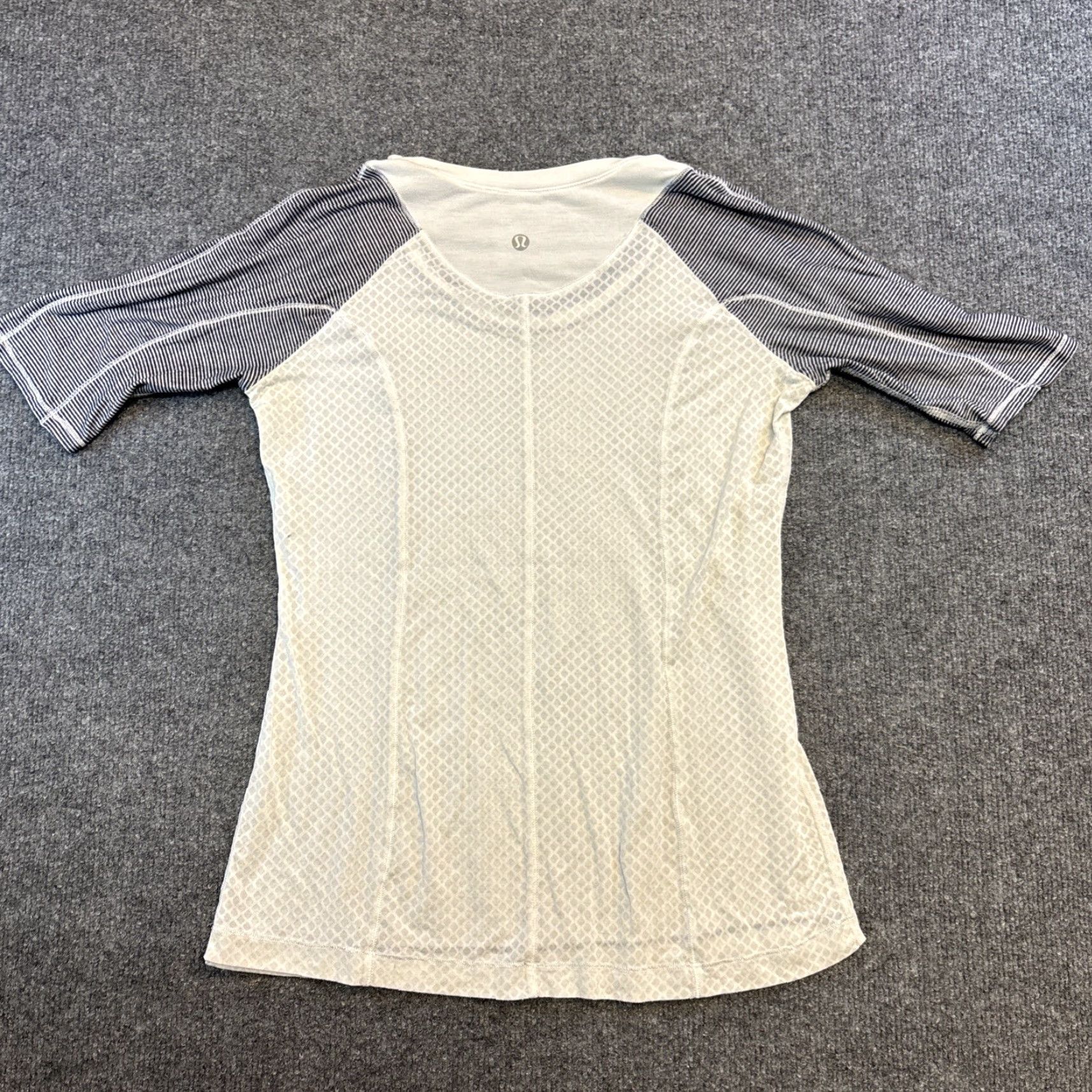 Lululemon Lululemon Puri Tee Short Sleeve Stripe Inkwell White Navy EUC Sheer Multicolor Women's Shirt Size 6 Activewear Bleach 6 Size 28" / US 6 / IT 42 - 5 Thumbnail