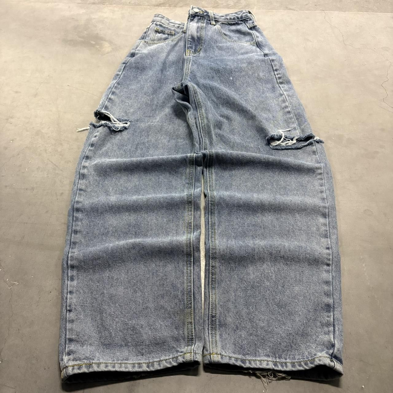 Vintage Crazy Vintage Y2K/2000s Baggy Ripped Cider Medium Wash Denim Jeans! Size US 26 / EU 42 - 1 Thumbnail