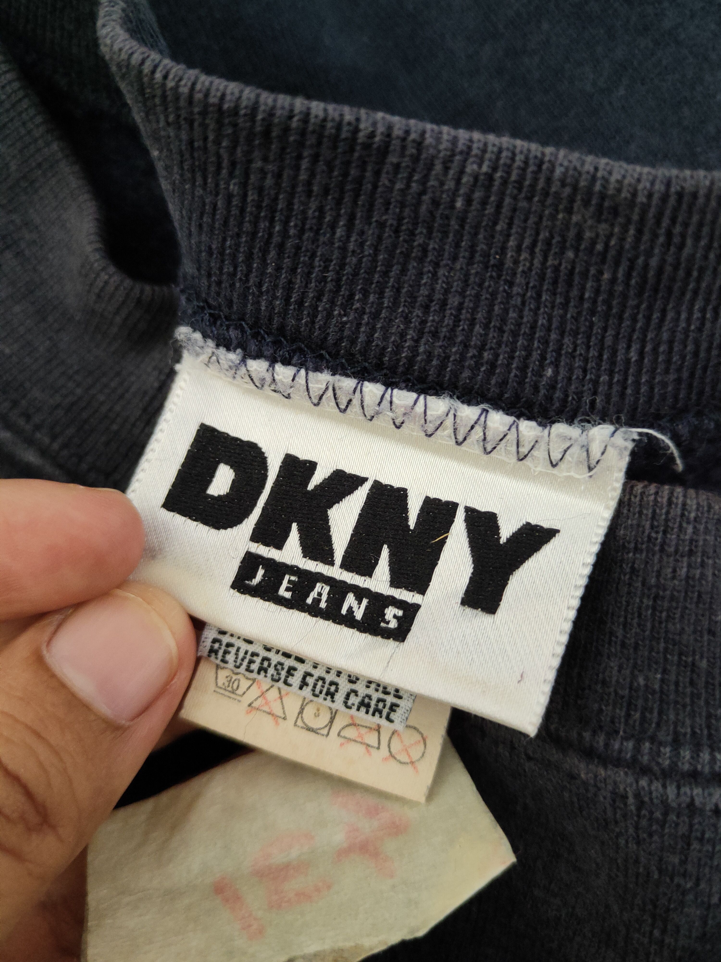 DKNY DL DKNY Navy vintage Sweatshirts #431 Size US XL / EU 56 / 4 - 12 Thumbnail