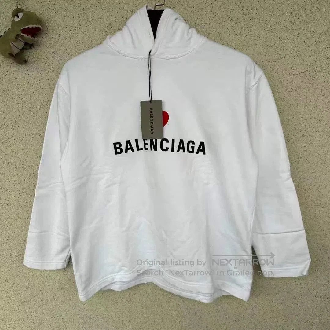Balenciaga Balenciaga Valentine Limited Heart Hoodie. Size XS / US 0-2 / IT 36-38 - 1 Thumbnail