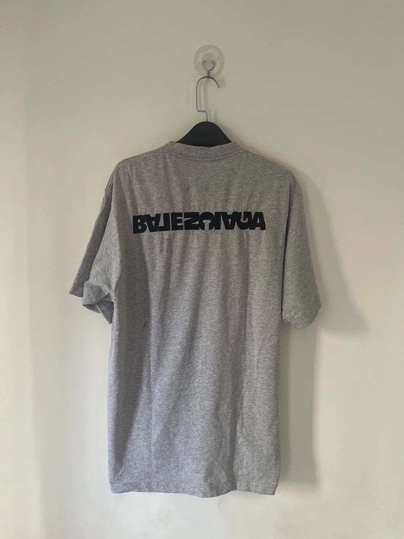 Balenciaga Balenciaga Reverse letter loose version to make old round Size US S / EU 44-46 / 1 - 2 Thumbnail