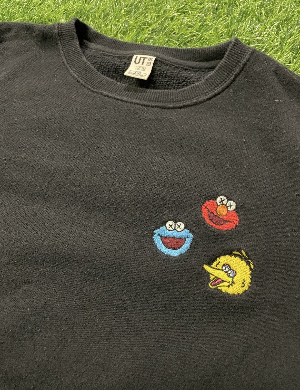 Kaws Kaws Uniqlo Sesame Street Crewneck Size 11-12 Years Size US XXS / EU 40 - 2 Thumbnail