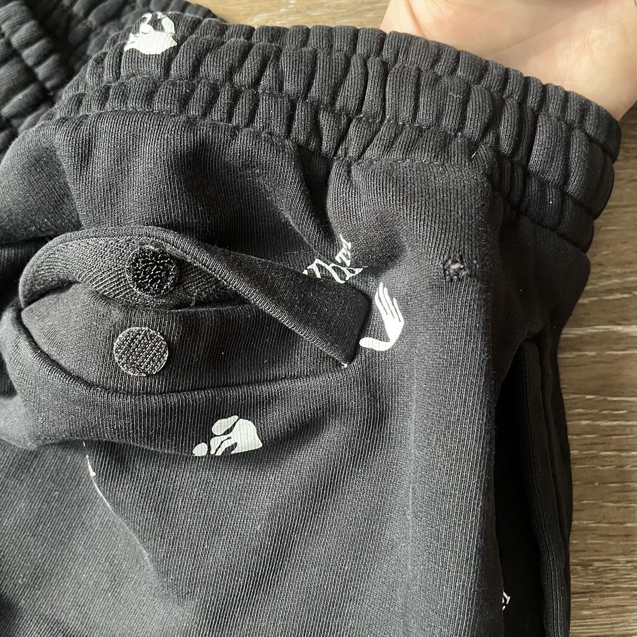 Off-White off-white logo all over sweat shorts Size US 34 / EU 50 - 3 Thumbnail