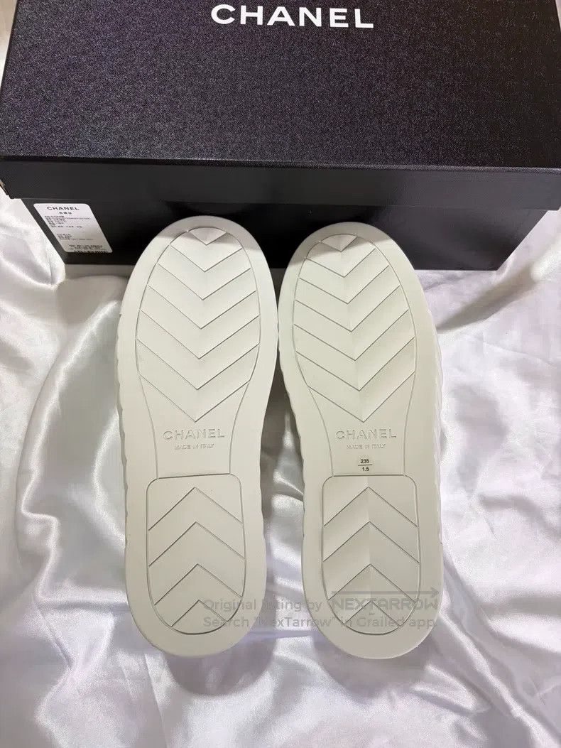 Chanel Chanel Cowhide small white shoes sneakers camelia pattern Size US 6.5 / IT 36.5 - 5 Thumbnail