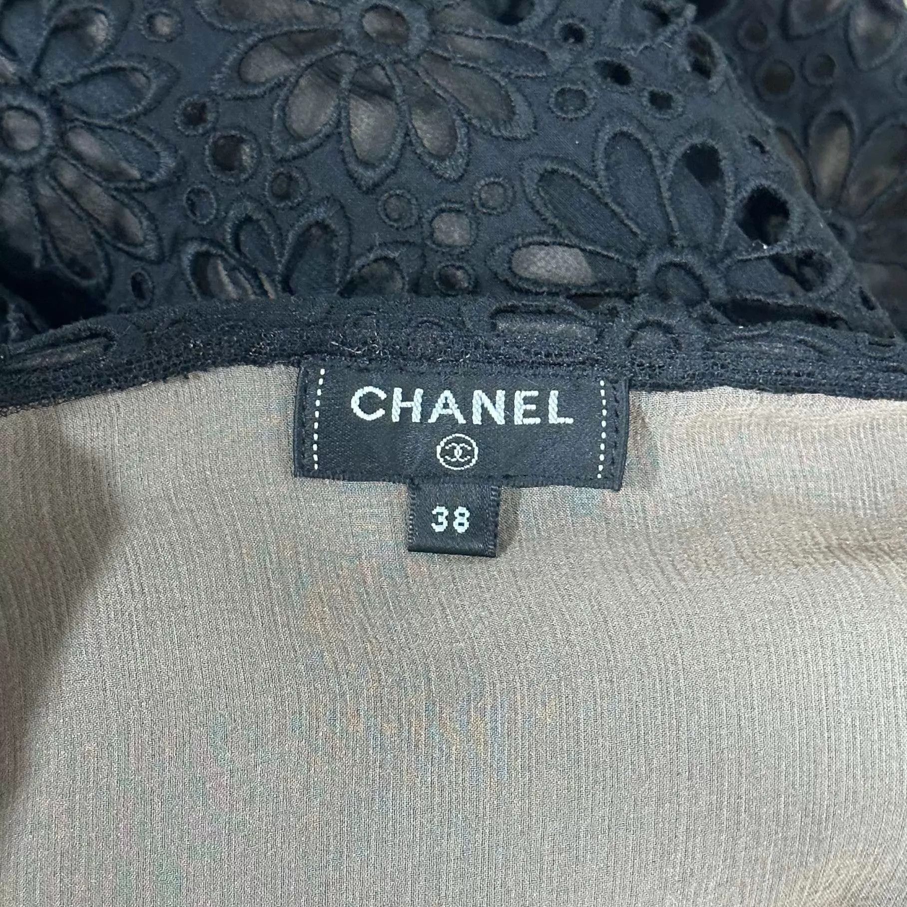 Chanel Chanel 21S Spring/Summer Black Daisy Lace Cutout Mini Skirt Size 27" / US 4 / IT 40 - 4 Thumbnail