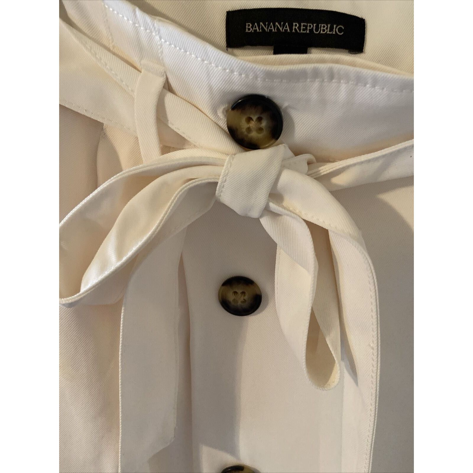 Banana Republic Banana Republic Lined Mini Skirt 2 Cream Buttons Tie Waist Size 26" / US 2 / IT 38 - 4 Thumbnail