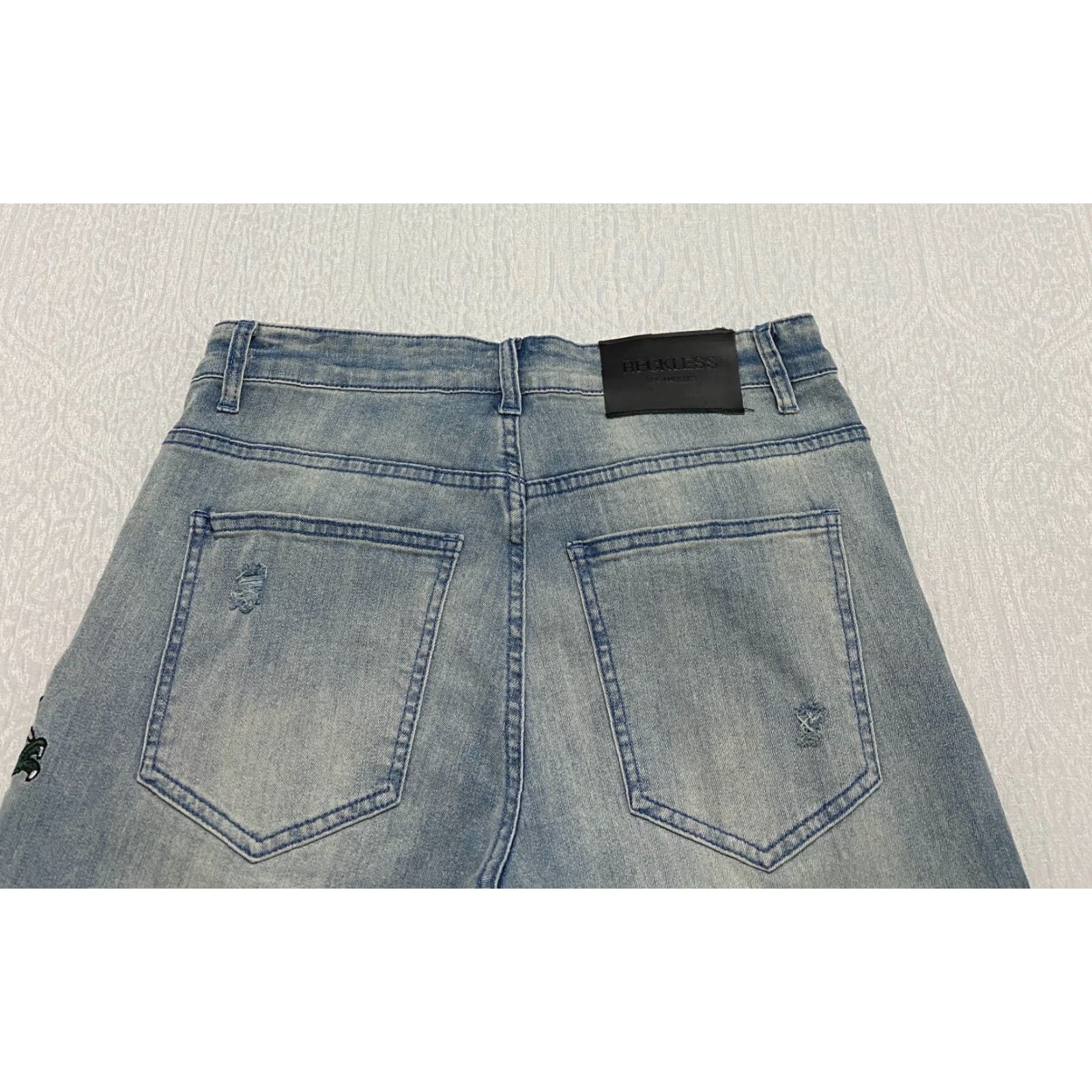Vintage Y&R Young Reckless Jeans Mens 30 Blue Distressed 5-Pocket Denim Skinny Slim Patch Embroidered Casual Streetwear Distressed Jeans Men 30 Blue Size US 31 - 3 Thumbnail