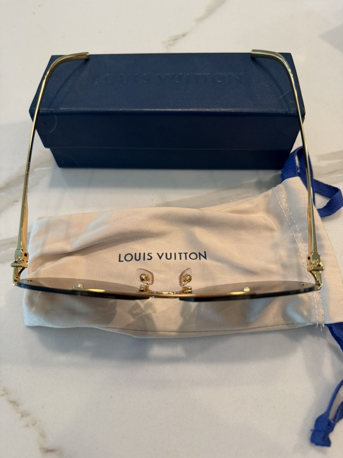Louis Vuitton Louis vuitton ash sunglasss Size ONE SIZE - 2 Thumbnail