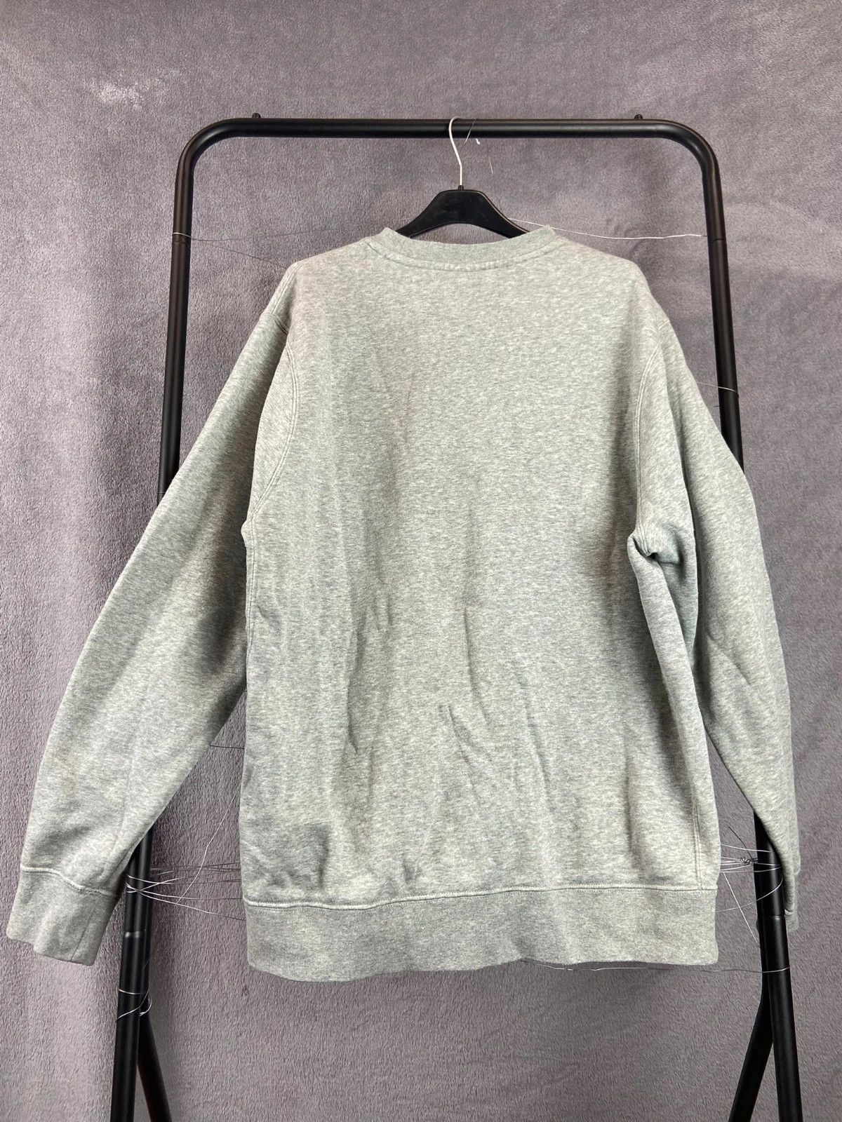 Nike Nike Embroidered Grey Crewneck Sweatshirt L Size US L / EU 52-54 / 3 - 2 Thumbnail