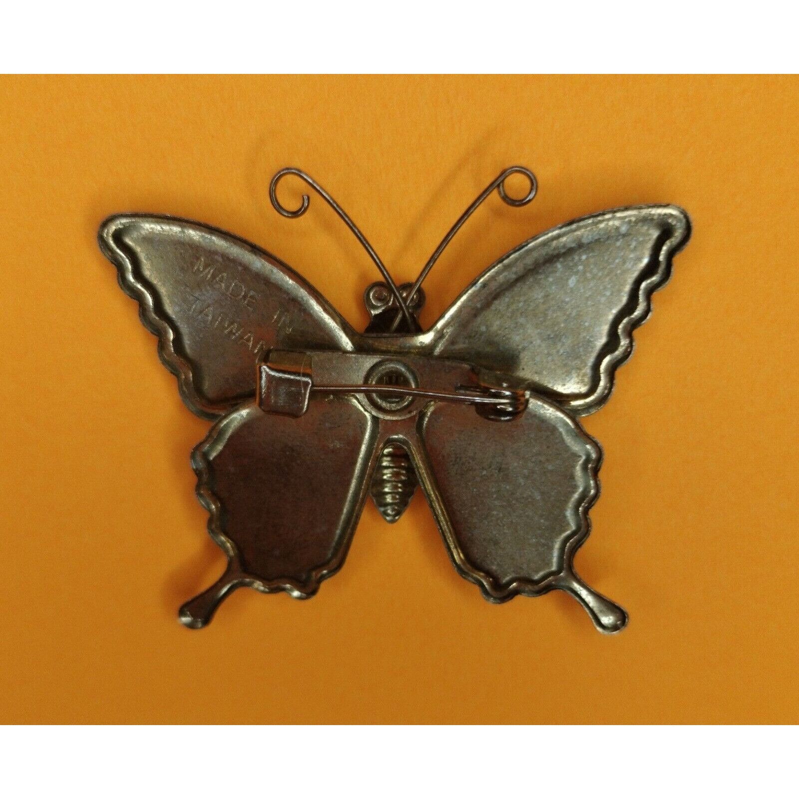 Other Colorful Enameled Butterfly Pin Gold Tone Jewelry Brooch Gli Size ONE SIZE - 11 Thumbnail