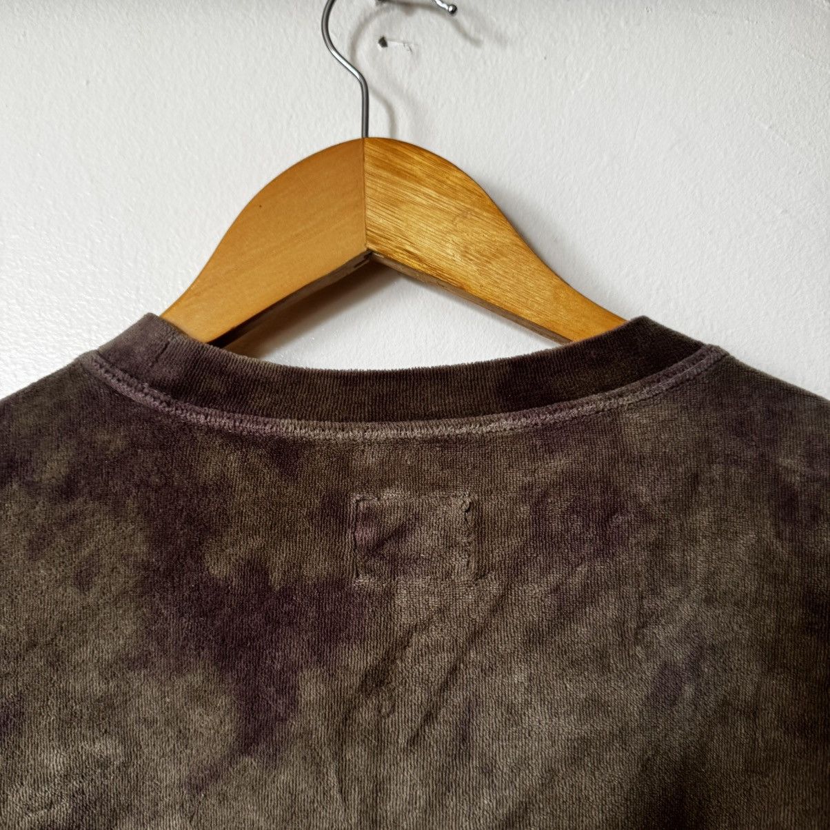 Needles × Nepenthes Needles embroidered logo green/purple tie-dyed velour tee Size US M / EU 48-50 / 2 - 8 Thumbnail