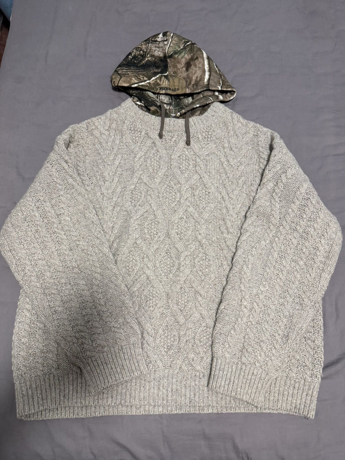 トップス Supreme Patchwork Cable Knit Cardigan XL Supreme Patchwork Cable Knit Cardigan Ivory Men's - FW23 - US