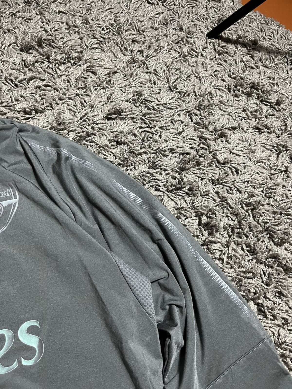 Puma PUMA ARSENAL 2018/19 SOCCER FOOTBALL POLYESTER JERSEY Size US L / EU 52-54 / 3 - 4 Thumbnail