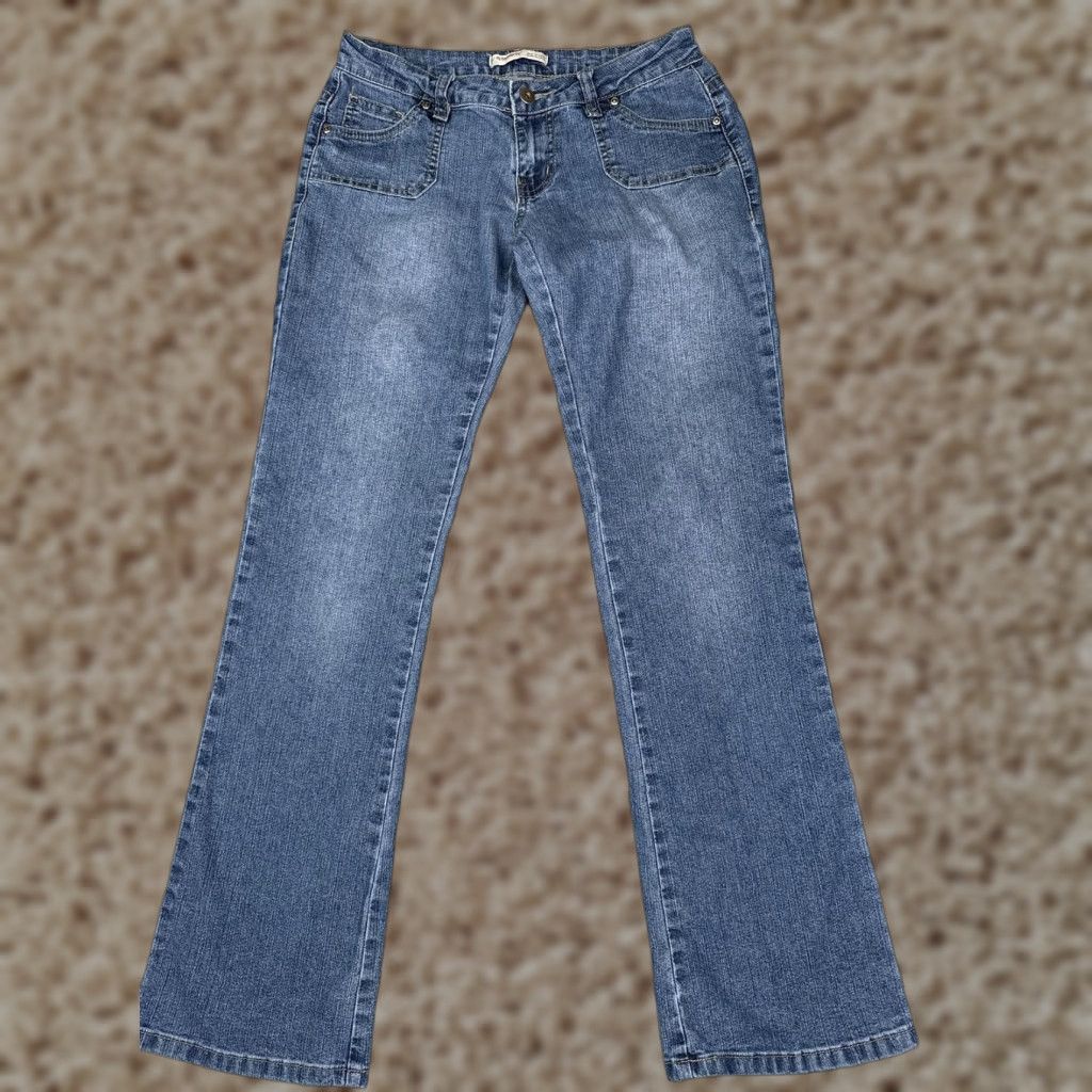 Vintage No Boundaries Jeans Womens Bootcut Jeans Juniors Size 3 Medium Wash Blue 28x31 Low Rise 5-Pocket Denim Stretch Size 26" / US 2 / IT 38 - 1 Thumbnail