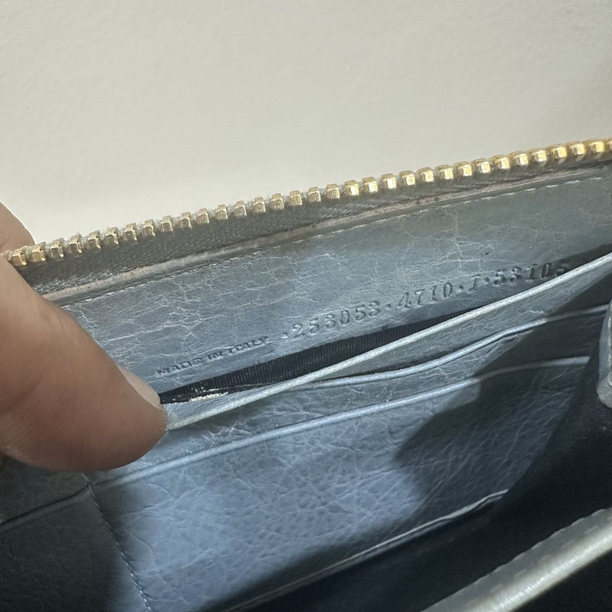 Balenciaga ‼️LASTDROP‼️ AUTH. BALENCIAGA ROUND ZIPPER PURSES LONG WALLET Size ONE SIZE - 9 Thumbnail