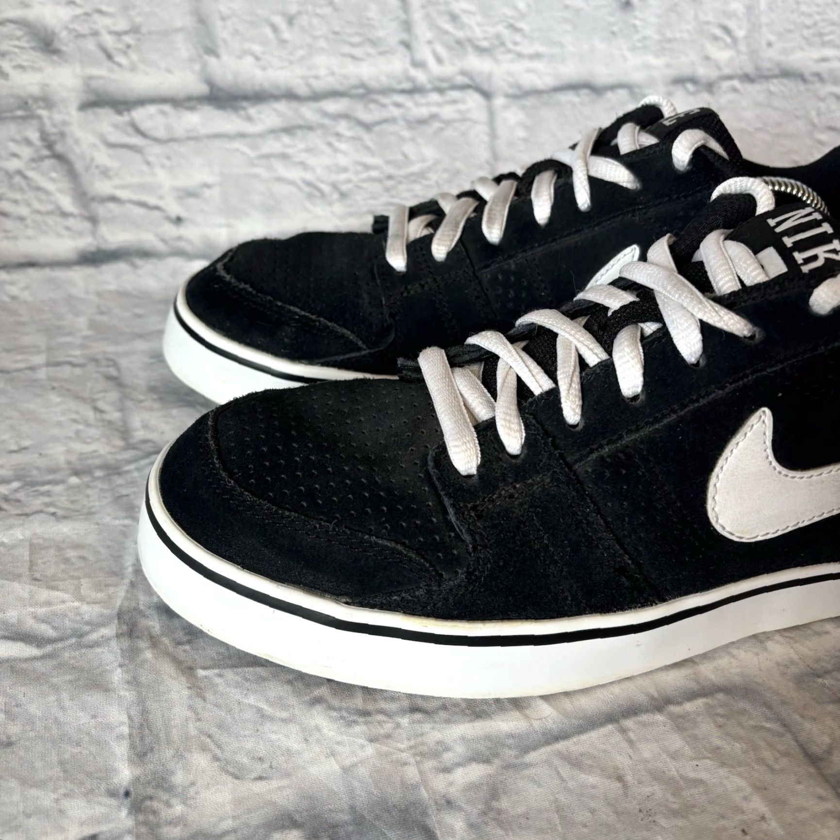 Nike VINTAGE Nike Ruckus LR Black White Skateboarding Sneakers 395770-003 Mens Size 9 Size US 9 / EU 42 - 7 Thumbnail