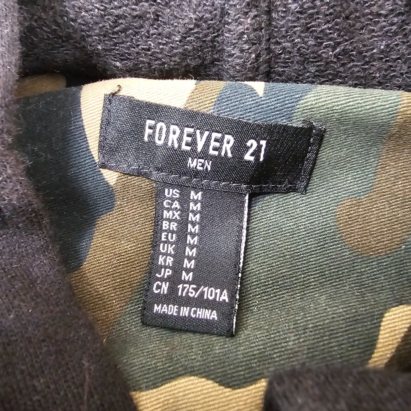 Forever 21 Foerver 21 Shirt Mens Size Medium Green Camo Shacket Button Up Hoodie Skate Surf Size US M / EU 48-50 / 2 - 3 Thumbnail