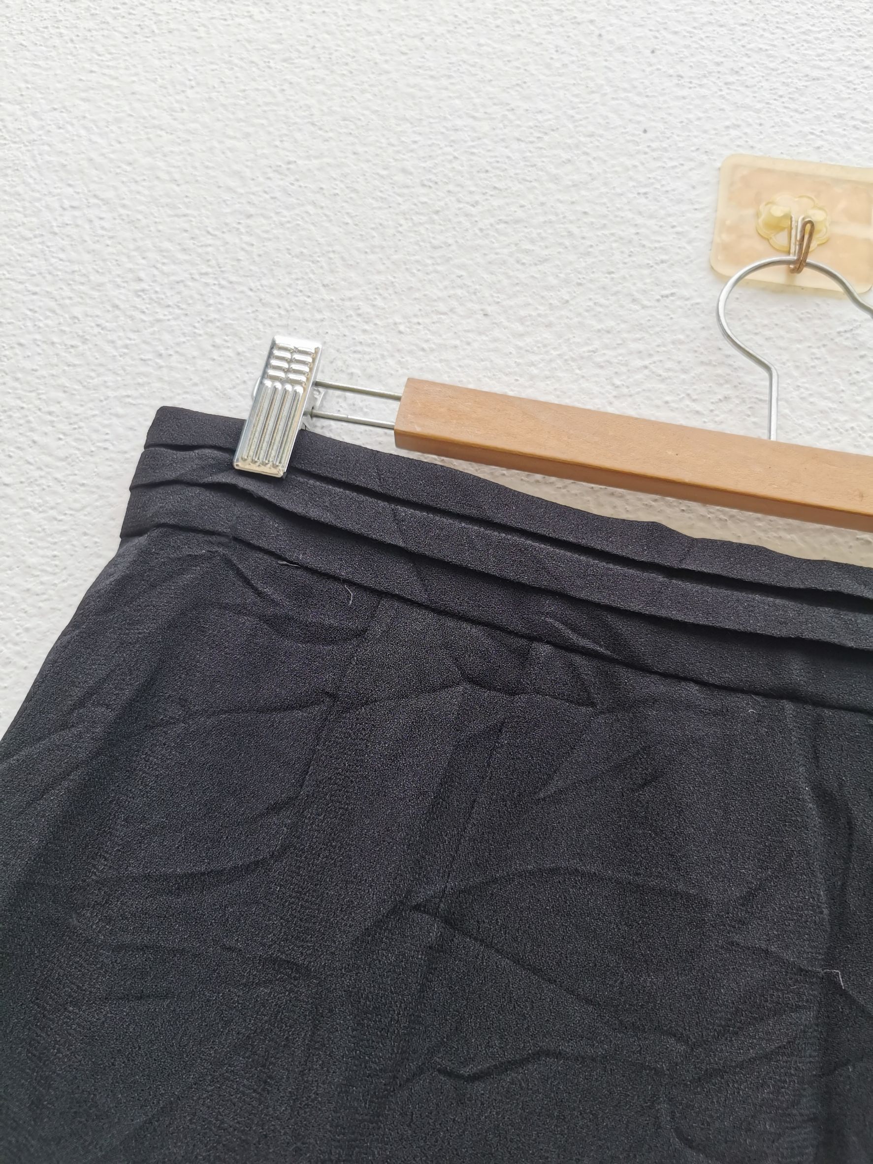 Givenchy 🔴Givenchy black skirt🔴 Size 32" / US 10 / IT 46 - 6 Thumbnail