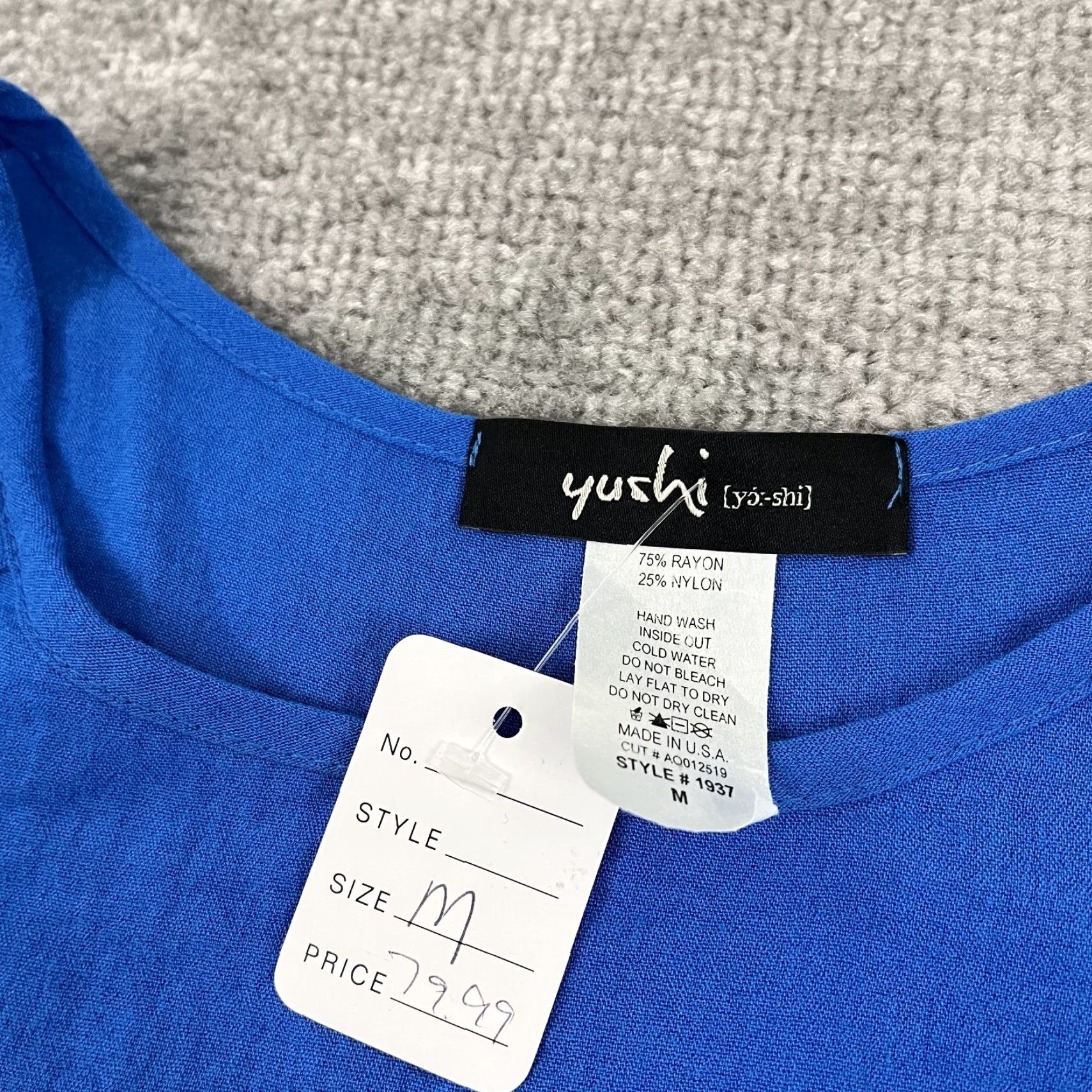 Vintage Yushi Blouse Top Womens M Blue Crewneck 3/4 Sleeve Pullover Button Accents Regular Fit Classic Casual Shirt Size M / US 6-8 / IT 42-44 - 2 Thumbnail