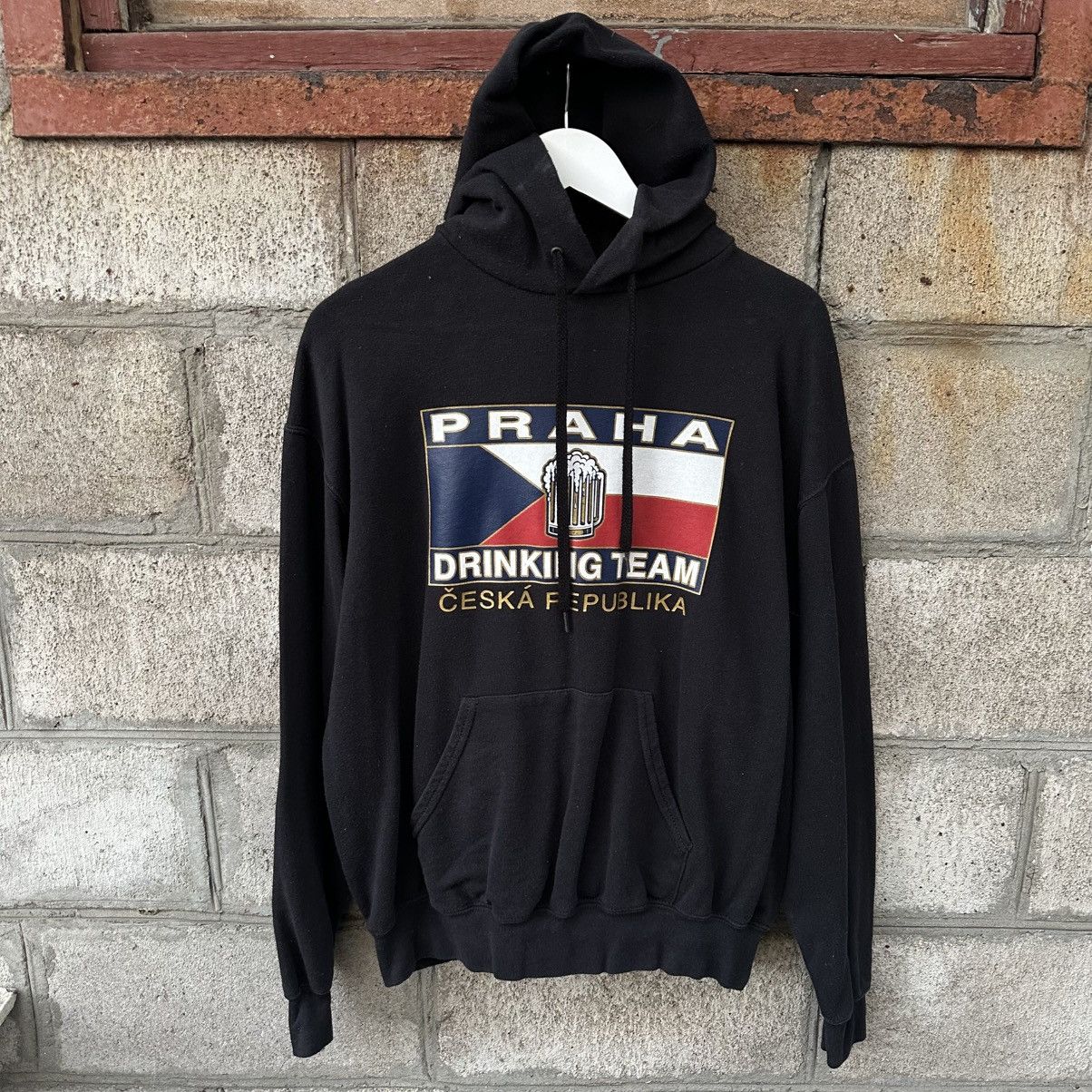 Hypebeast Vintage Hoodie Praha Drinking Team Big Logo Size L Hype Size US L / EU 52-54 / 3 - 1 Thumbnail