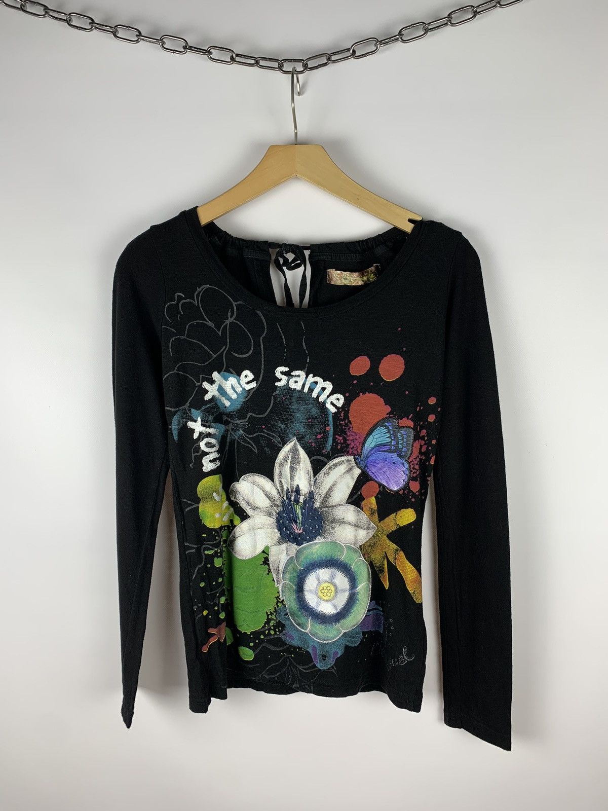 Desigual Vintage Desigual Y2K Floral Long Sleeve T-Shirt Black Top Size XS / US 0-2 / IT 36-38 - 1 Thumbnail