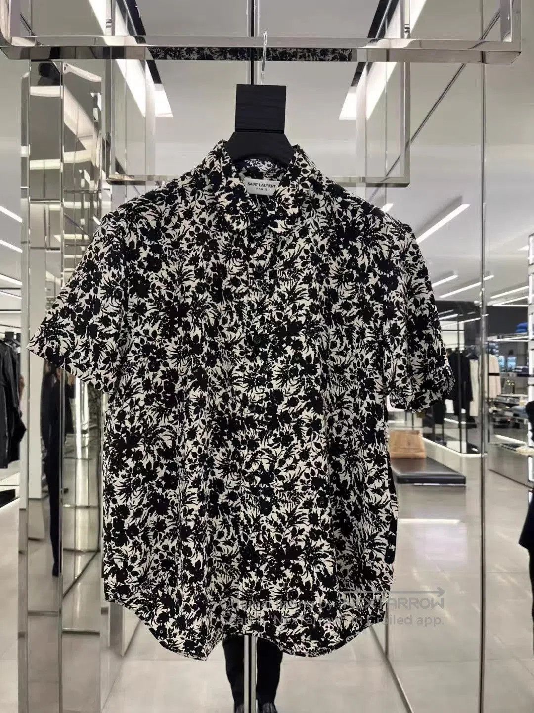 Saint Laurent Paris Floral Print Short Sleeve Button-Up Shirt. Size US S / EU 44-46 / 1 - 1 Thumbnail