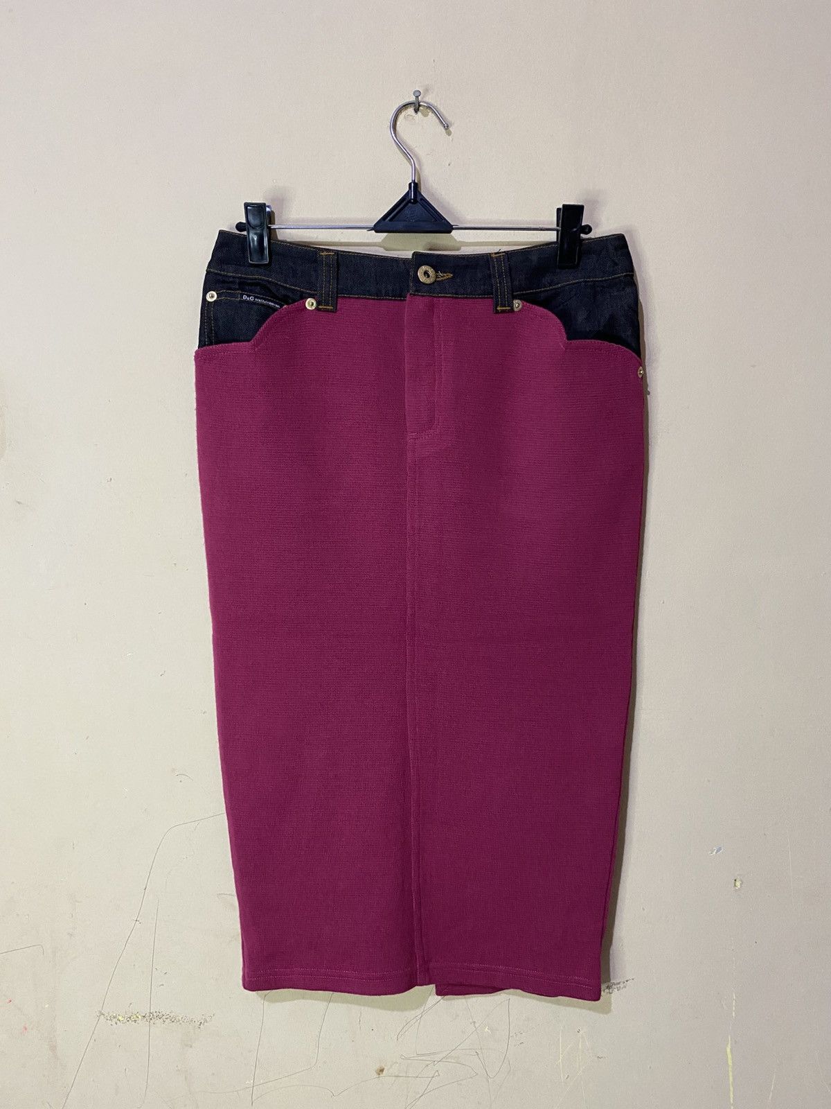 Dolce & Gabbana Dolce & Gabbana Midi Skirt Size 27" / US 4 / IT 40 - 1 Thumbnail