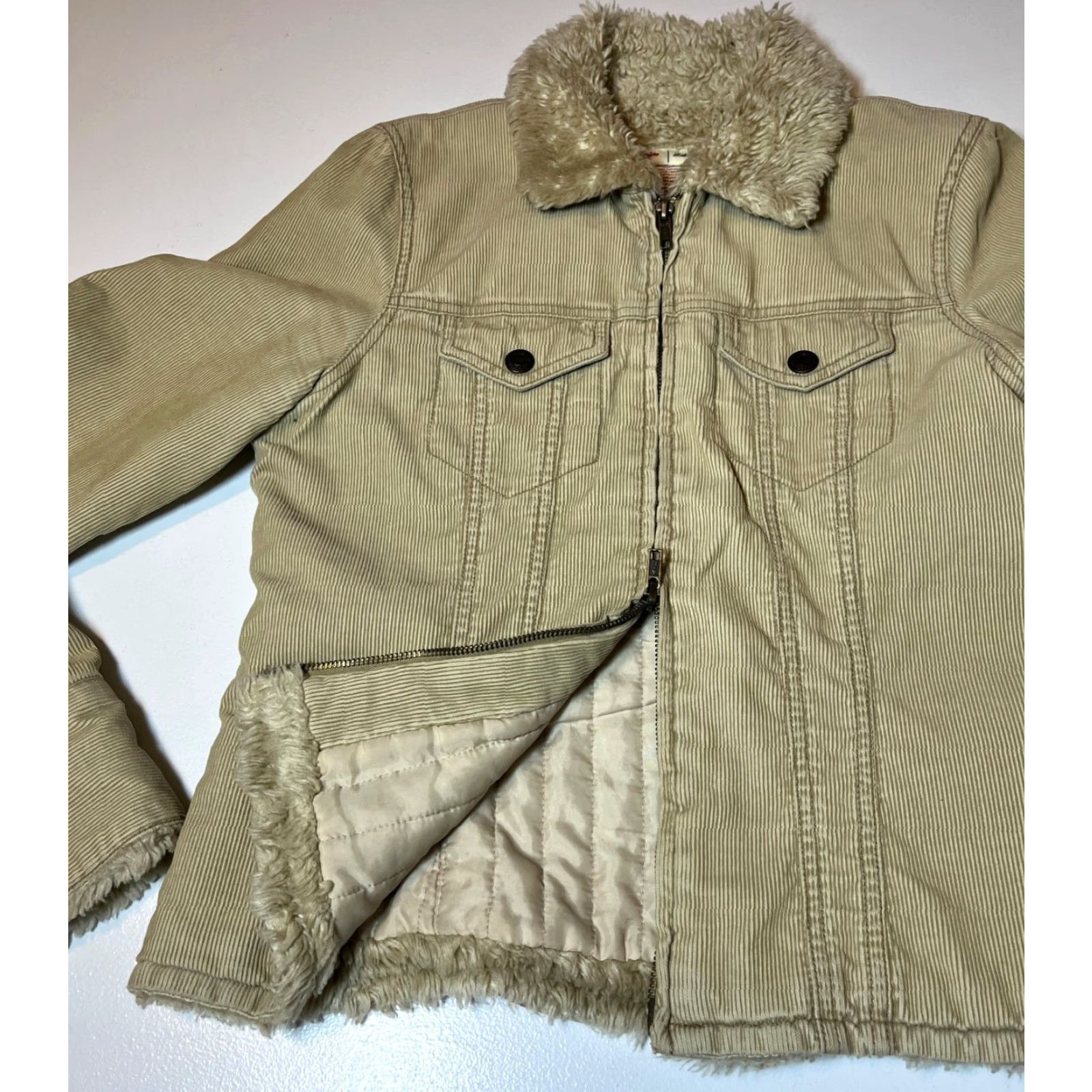 Abercrombie & Fitch Abercrombie & Fitch Women's Vintage Corduroy Trucker Jacket SZ M Beige Long Sleeve Zip Jacket Size M / US 6-8 / IT 42-44 - 7 Thumbnail