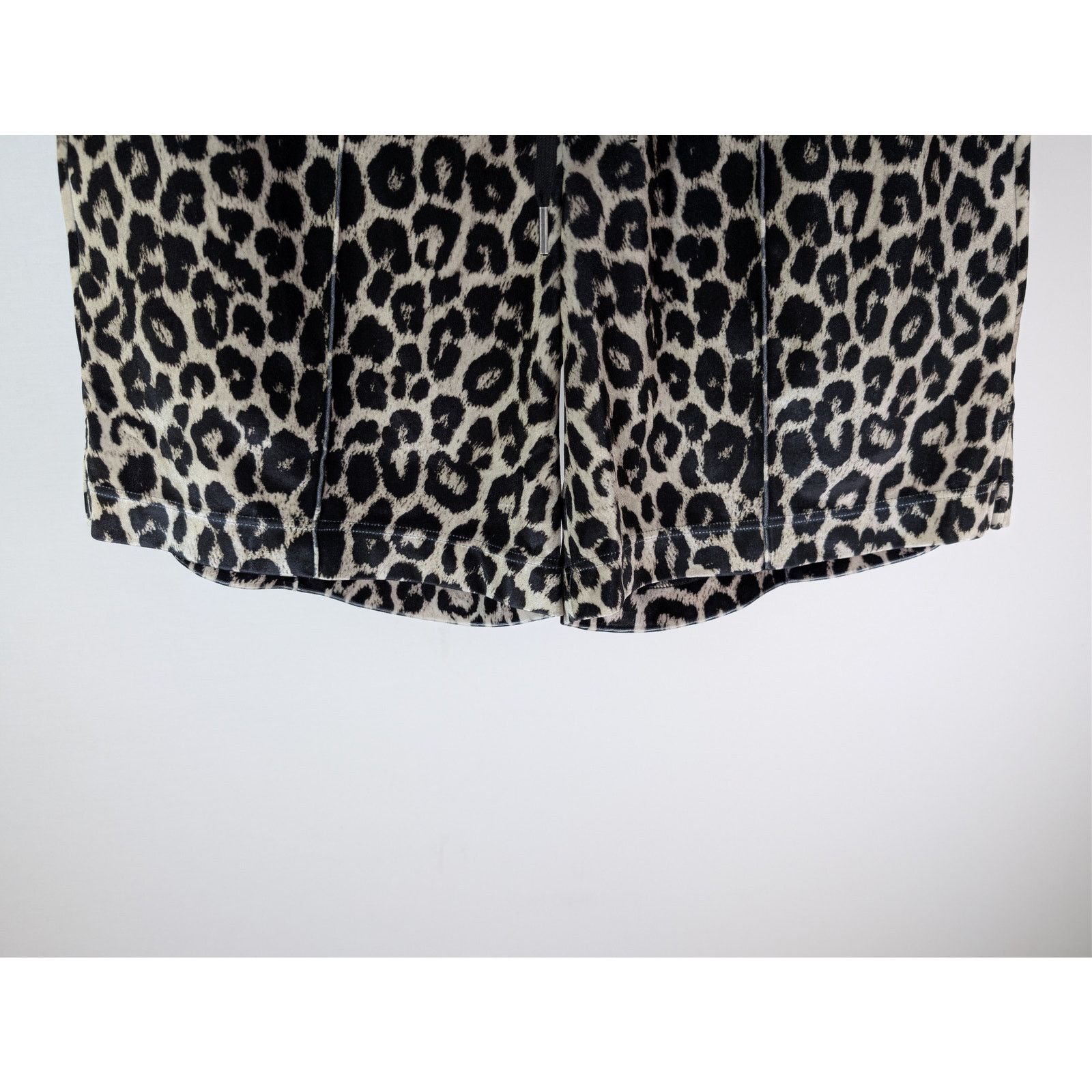 Tom Ford o1rshd1 Leopard-Print Cut and Sewn Knitted Shorts in Black Size US 34 / EU 50 - 4 Thumbnail
