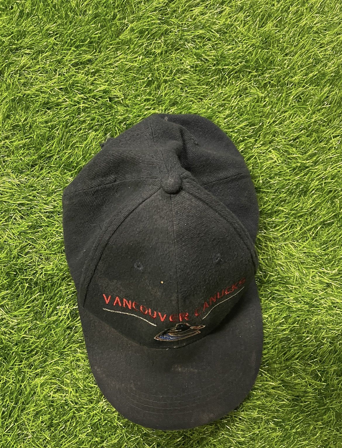 NHL Vancouver Canucks Nhl Hat Size ONE SIZE - 4 Thumbnail