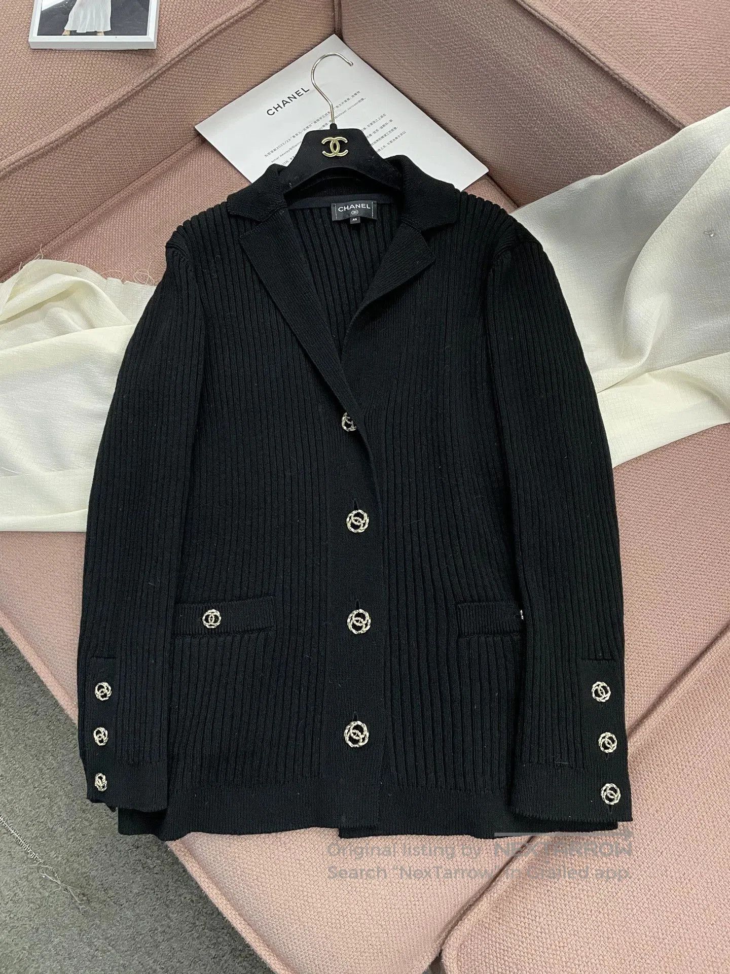 Chanel Chanel Black Gold Button Cardigan Coat. Size US L / EU 52-54 / 3 - 1 Thumbnail