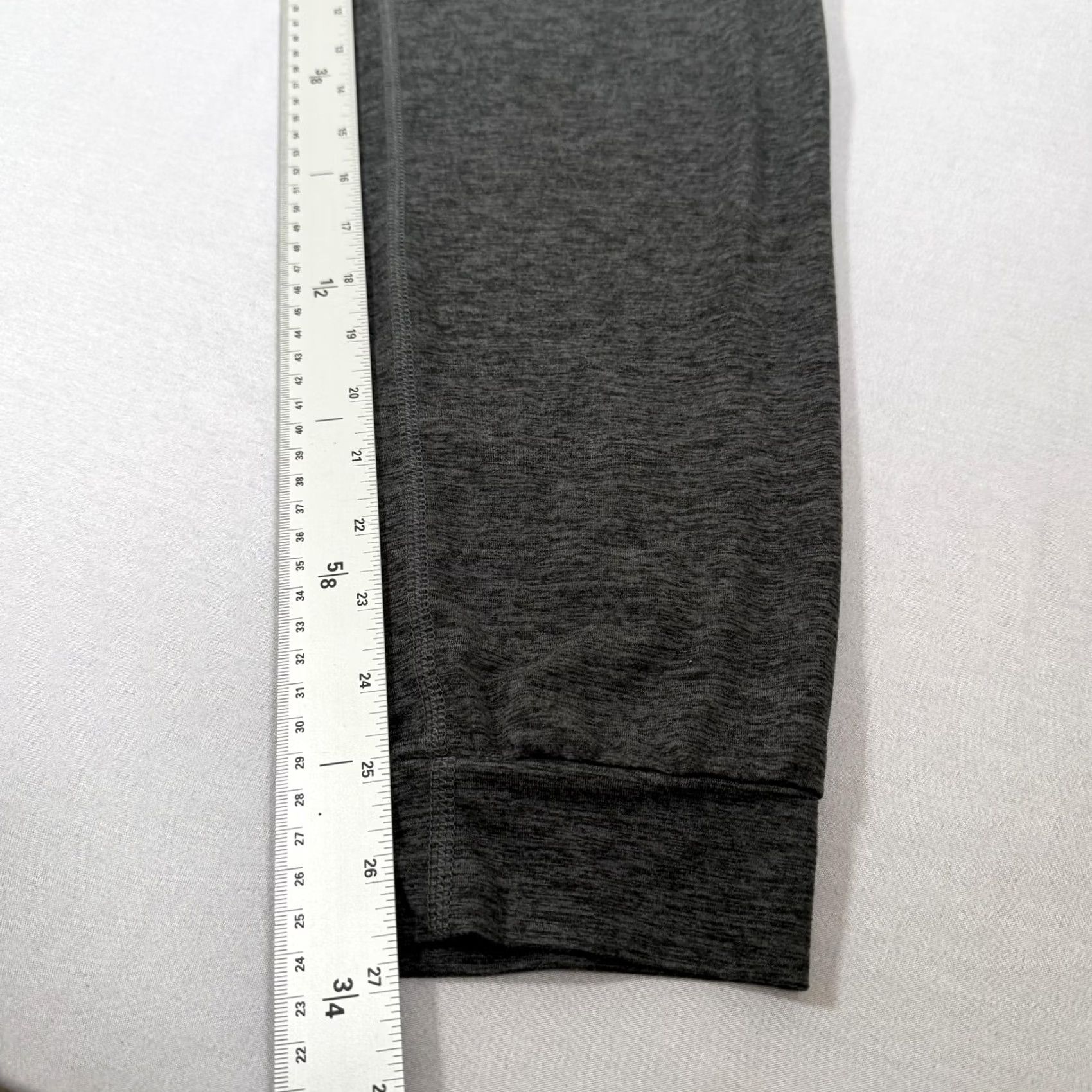Vuori Vuori Pants Womens Small Gray Jogger Knit Elastic Waist Pockets Slim Inseam 27in Tapered Athletic Jogger Size 28" / US 6 / IT 42 - 6 Thumbnail