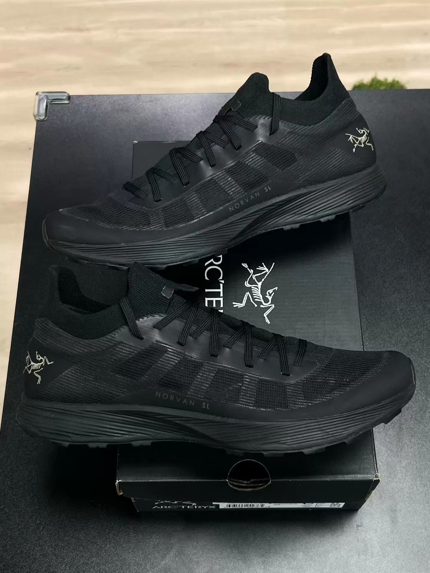 Arc'teryx Arcteryx Norvan 43 EU Original Box Rarely Worn Lightweight Size US 10 / EU 43 - 5 Thumbnail
