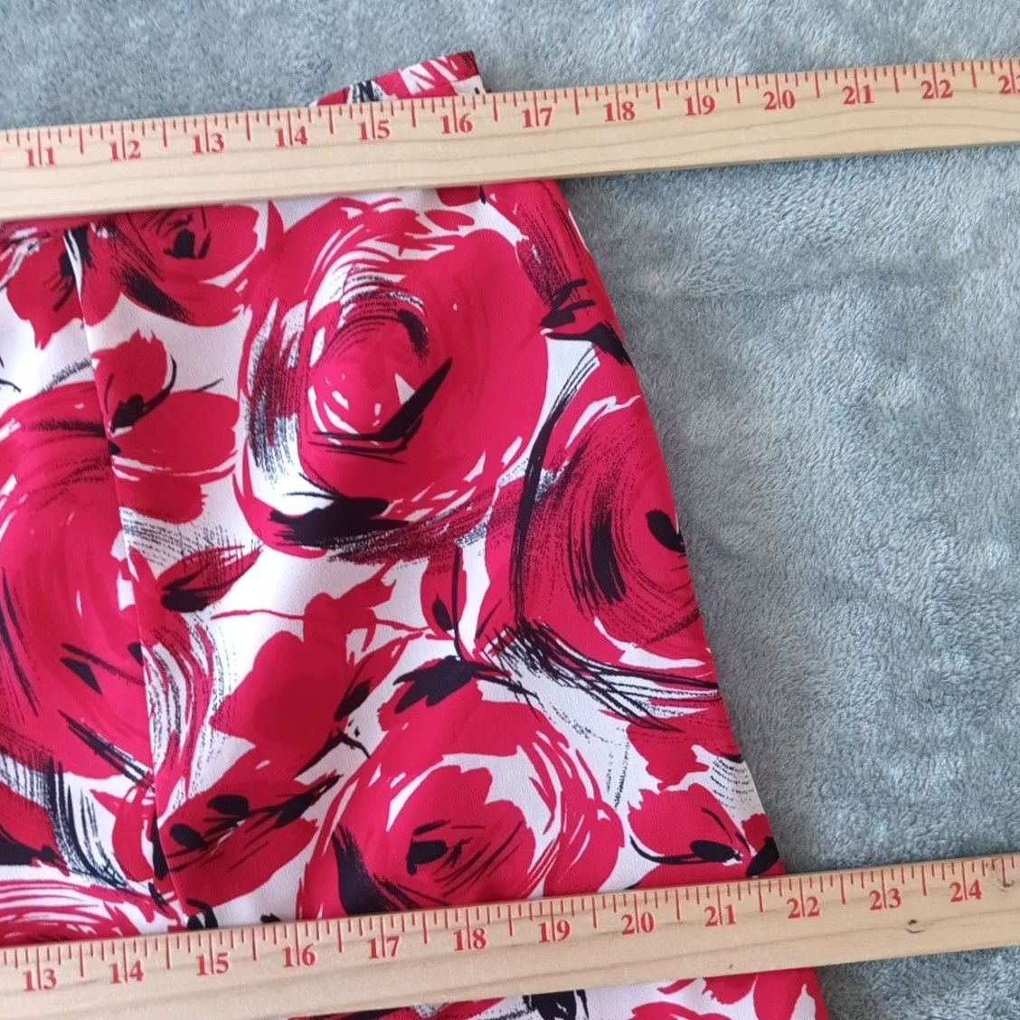 Vintage Le Suit Skirt Knee Length A-Line Petite 14P Red Floral Lined Lightweight Zip Womens Size 36" / US 14 / IT 50 - 3 Thumbnail