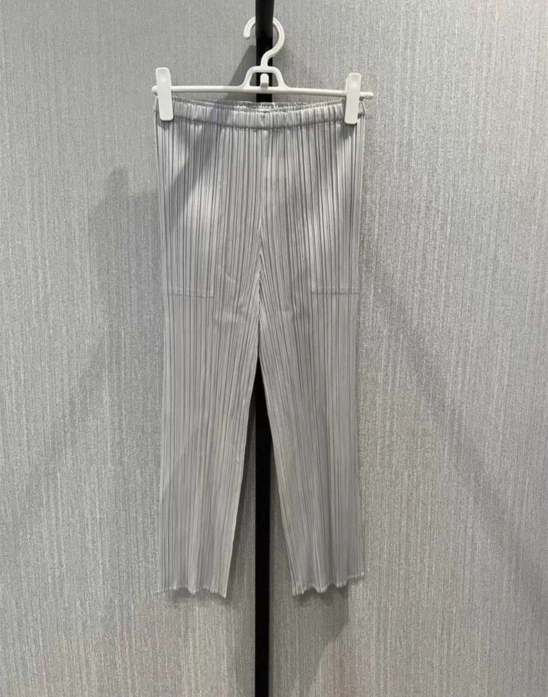Issey Miyake Issey Miyake Pleats Please Gray Cropped Pants-dmc Size US 34 / EU 50 - 1 Thumbnail