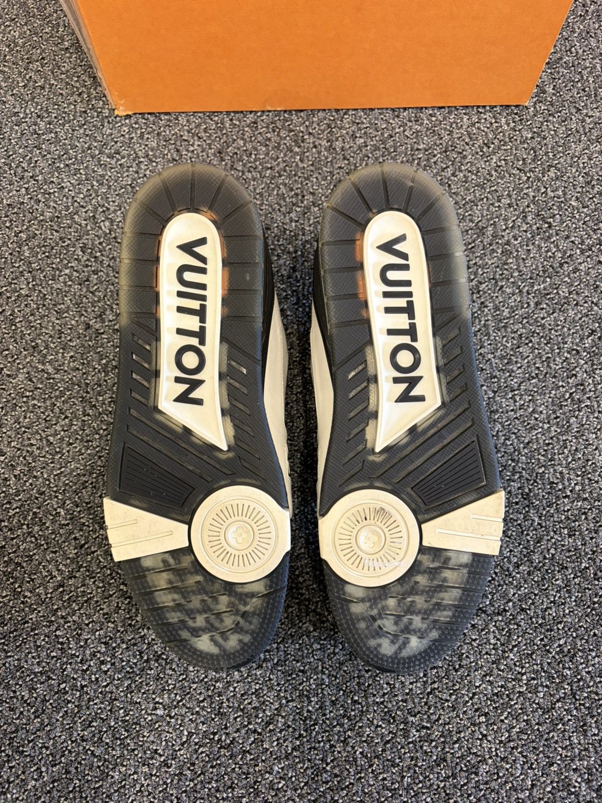 Louis Vuitton Louis Vuitton Black & White Trainers Size US 11 / EU 44 - 5 Thumbnail